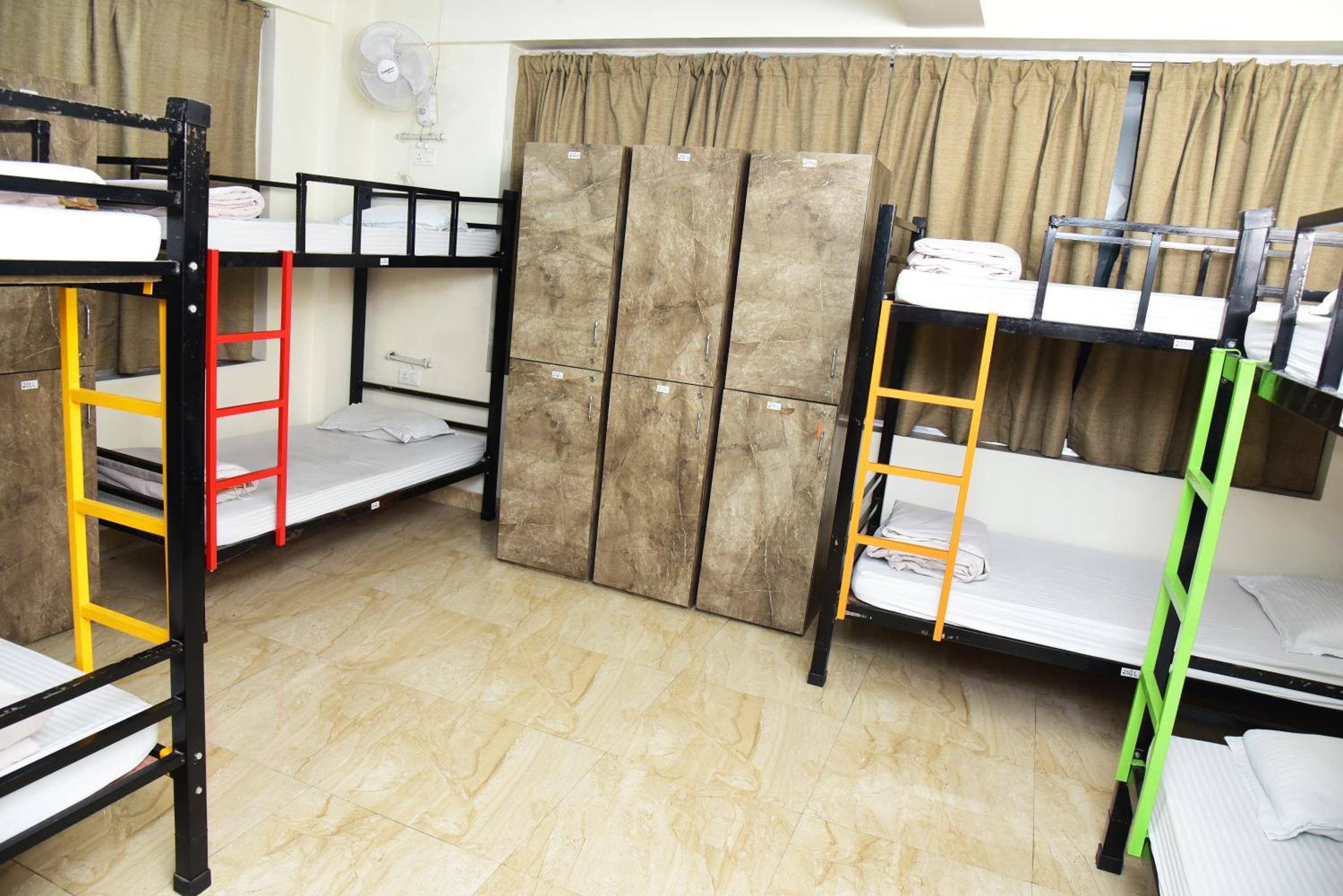 Bed in 8-Bed Dormitory Room photo 1
