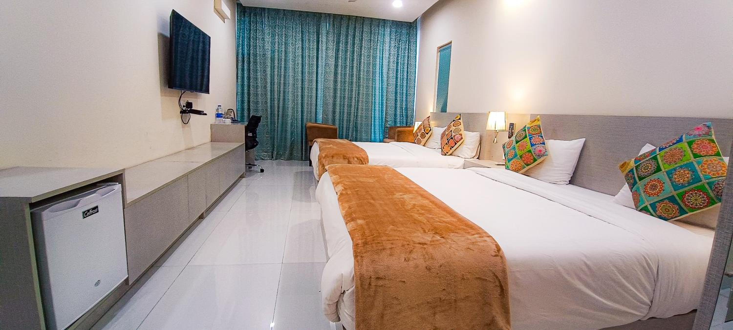 Deluxe Double Or Twin Room With Mountain View