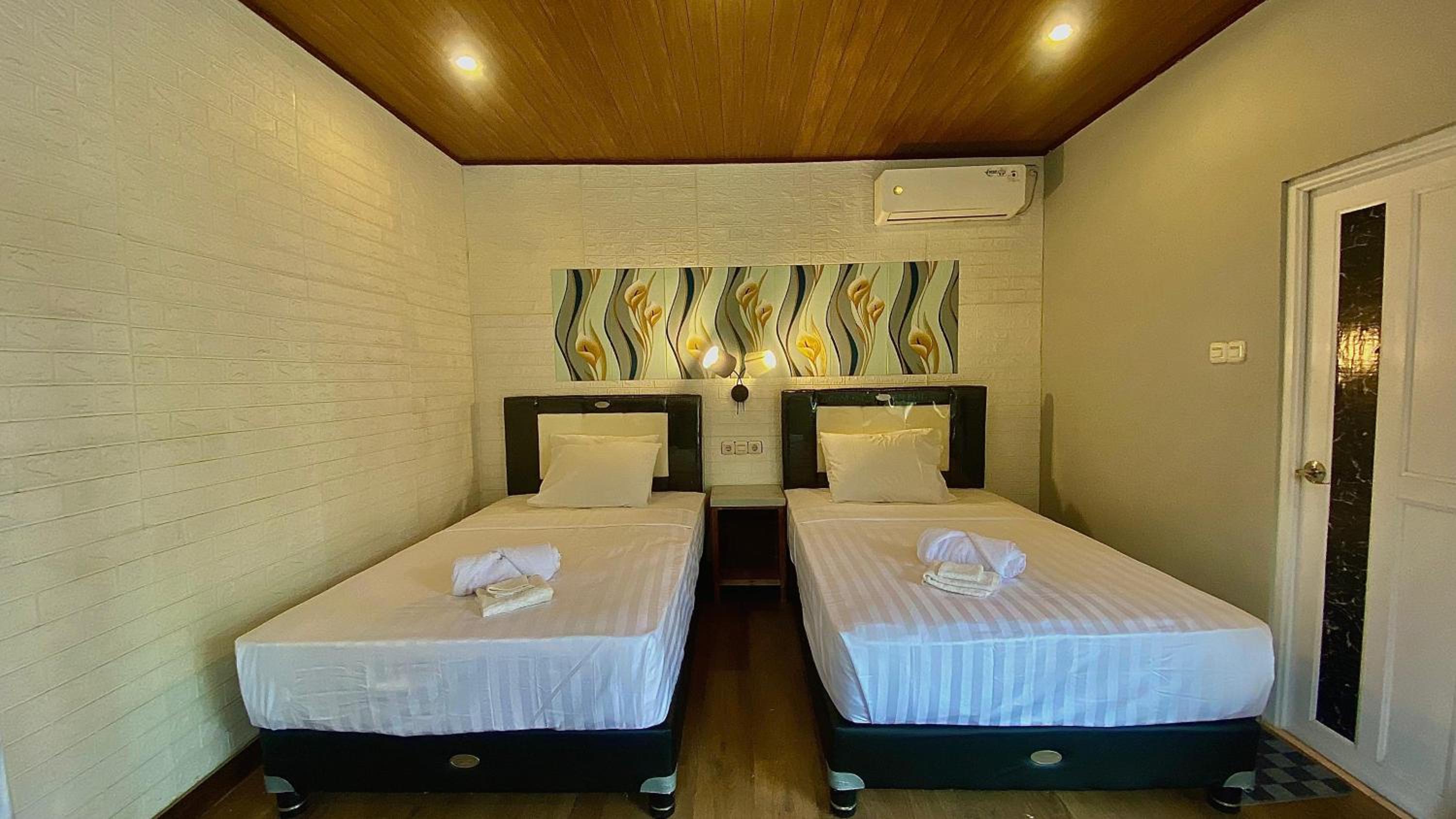 Twin Room with Terrace photo 2