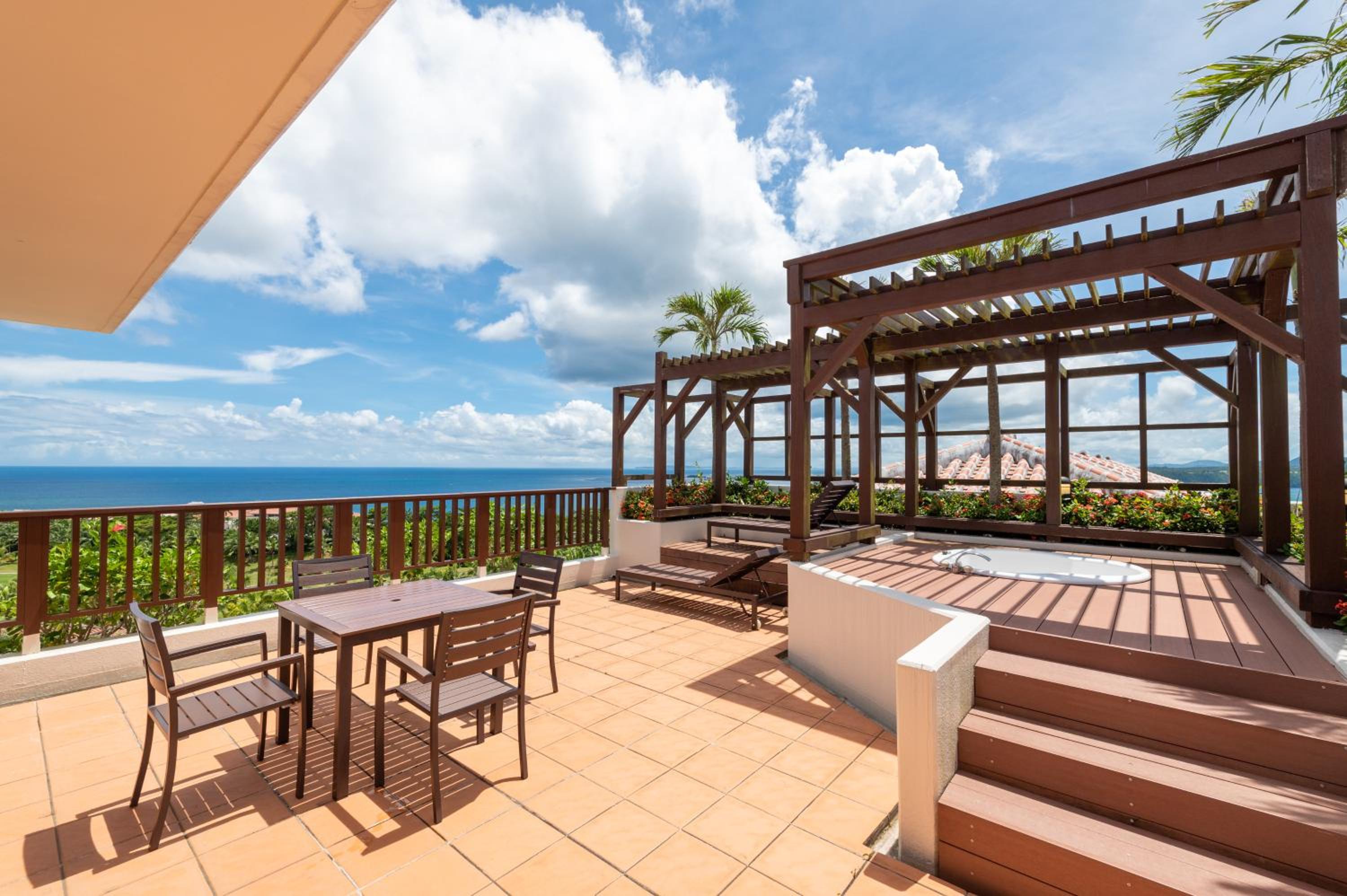 Royal Suite Premium Room with Ocean View with Jet bath photo 3