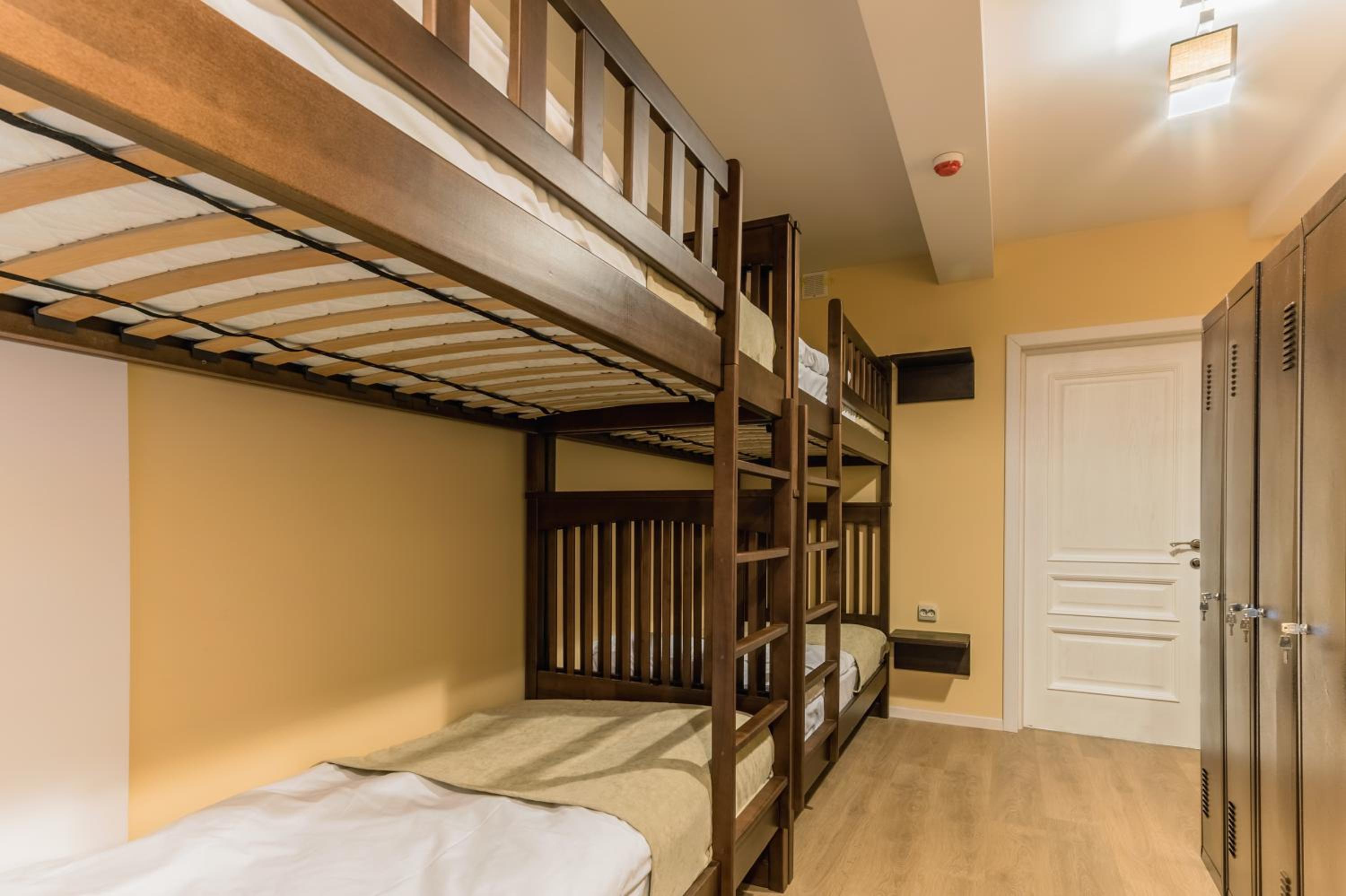 Bed in 6-Bed Dormitory Room photo 1