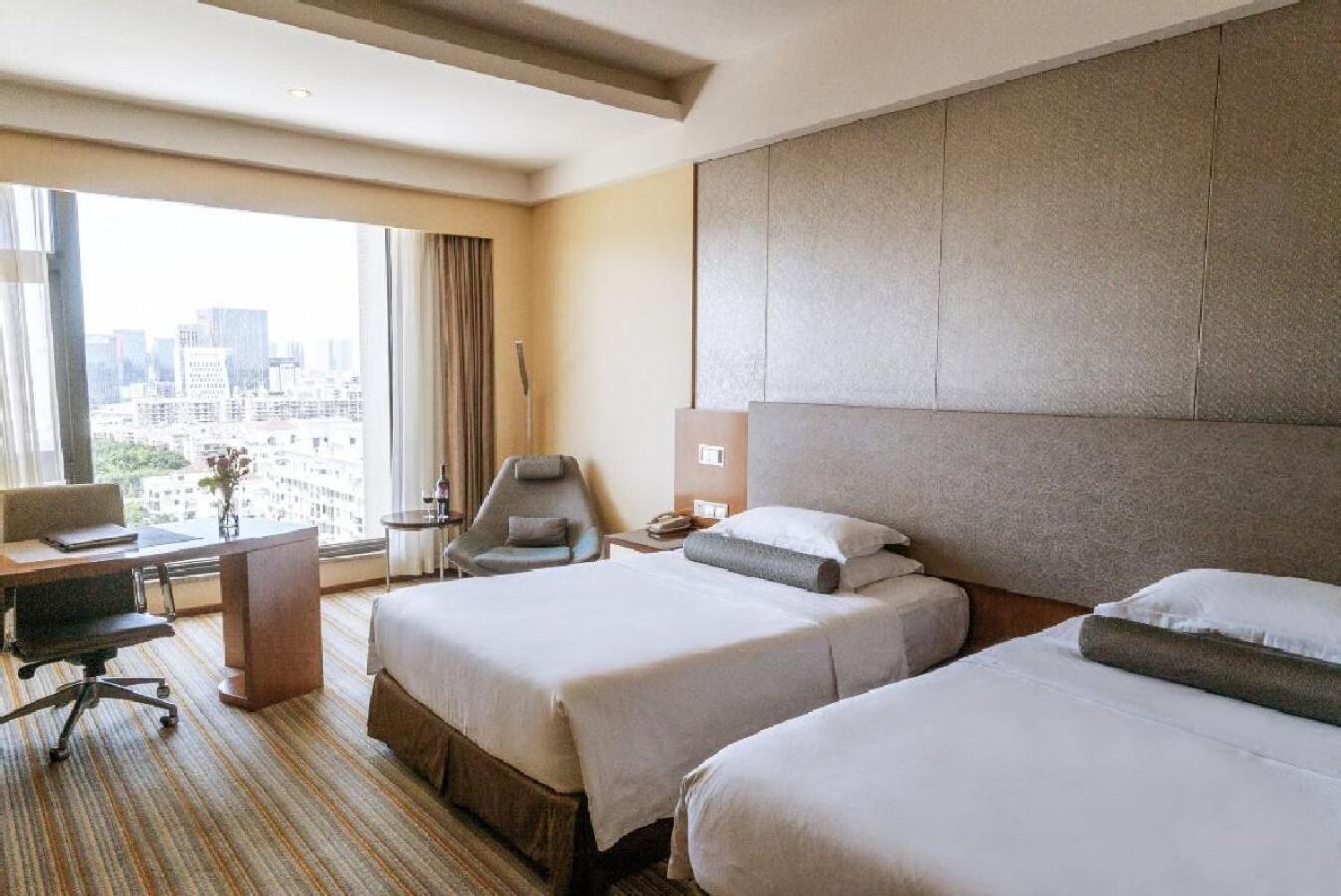 Deluxe Business Twin Room photo 3
