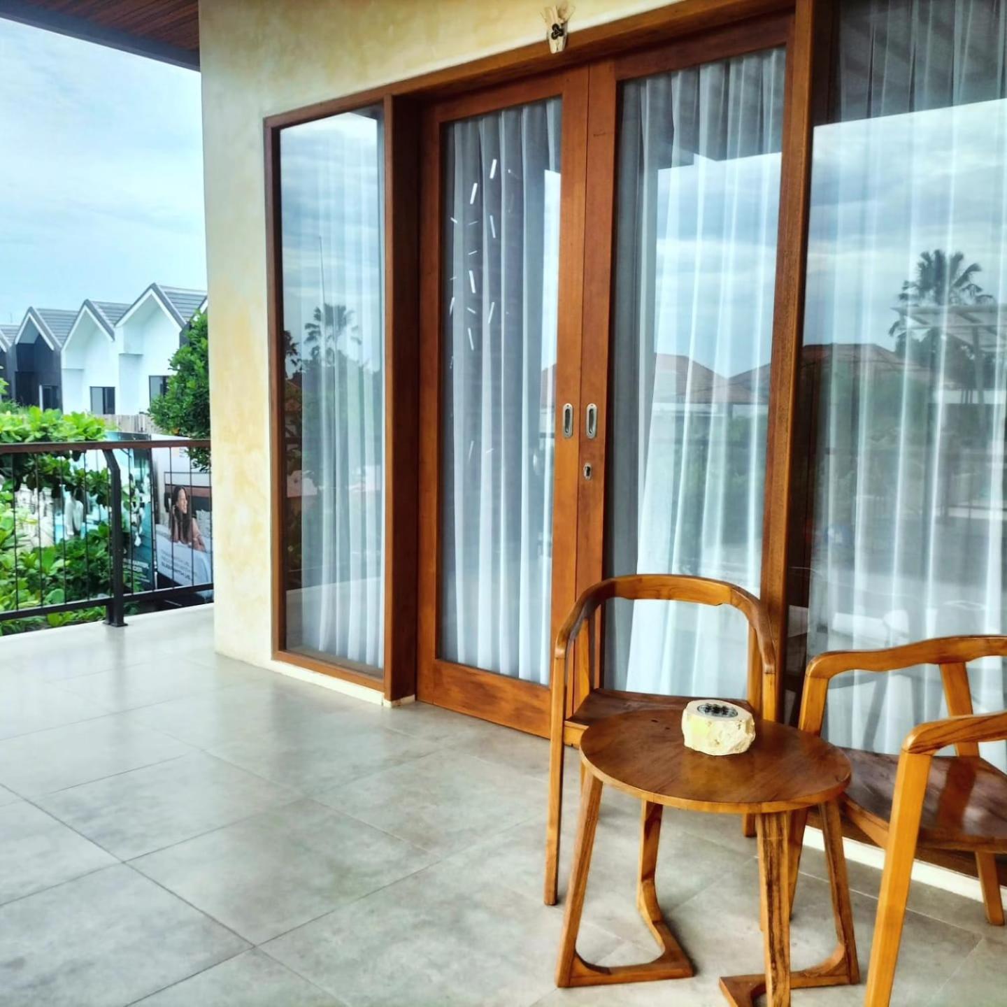 Deluxe Double Room with Balcony - Photo 10