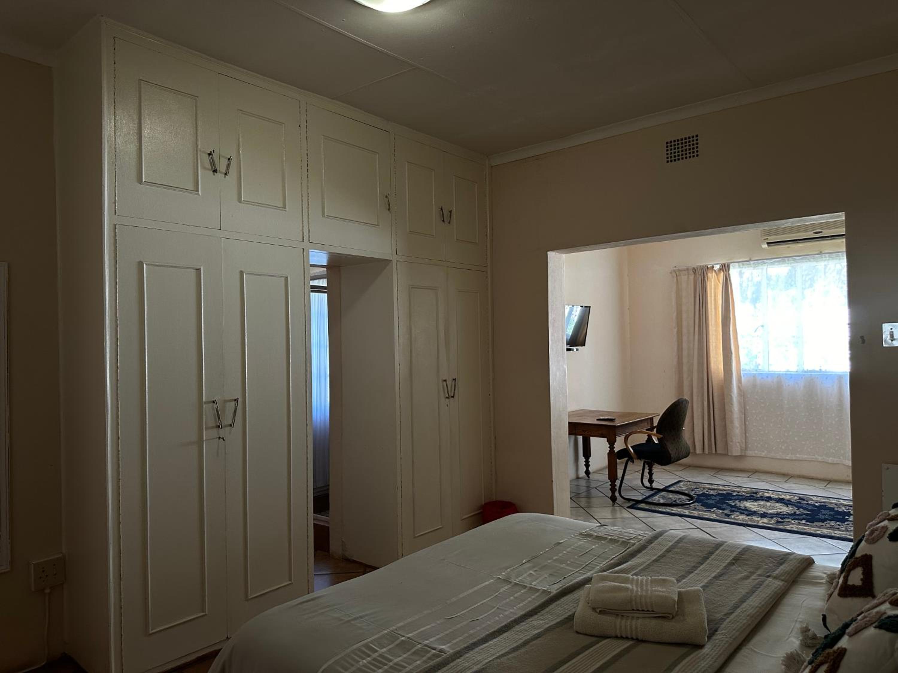 Double Room with Private Bathroom photo 3