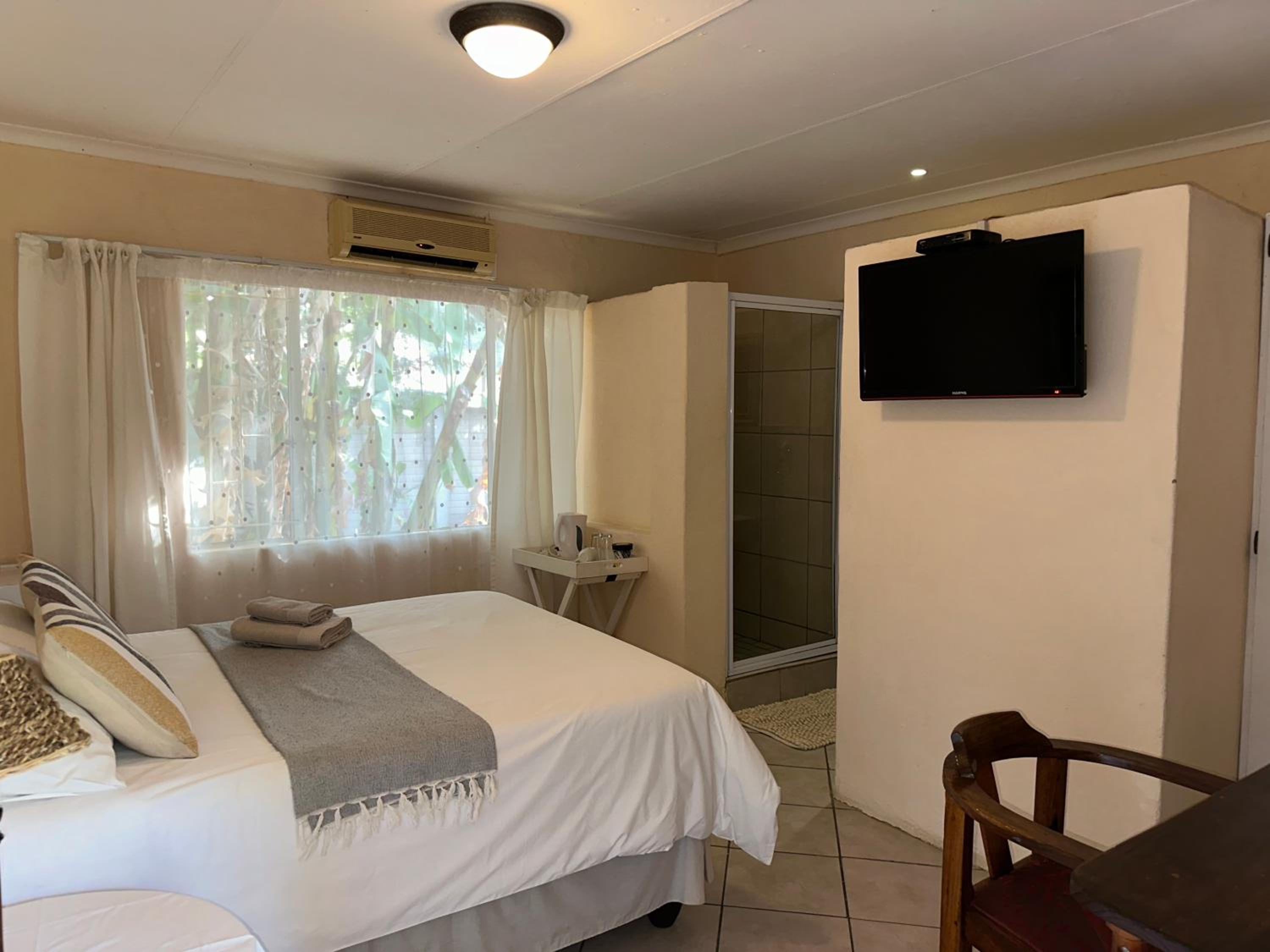 Double Room with Private Bathroom photo 3