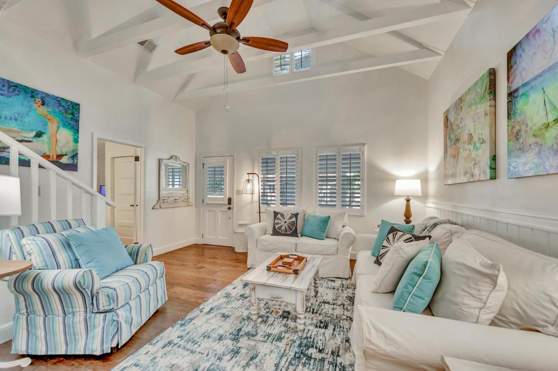 Three-Bedroom House photo 2