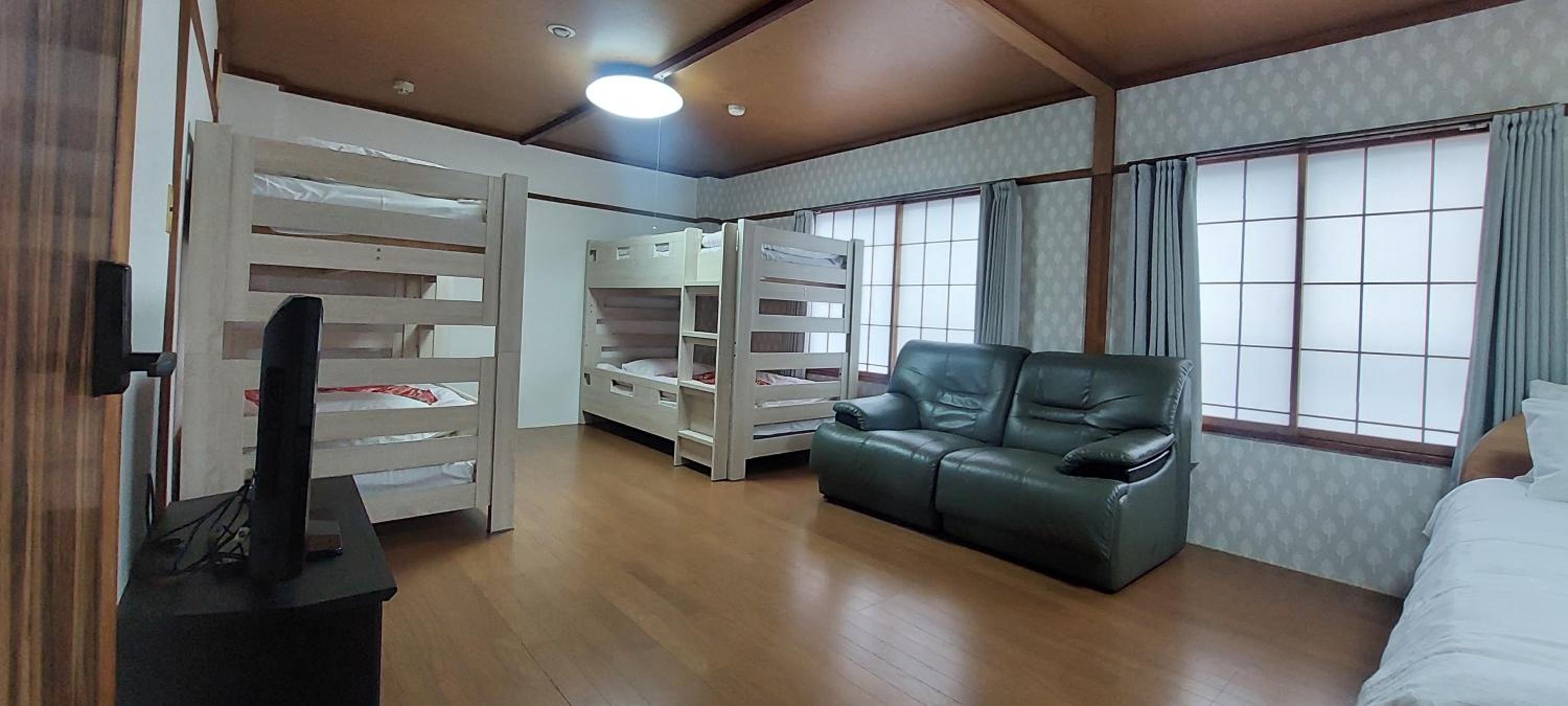 Family Room with Mountain View photo 3