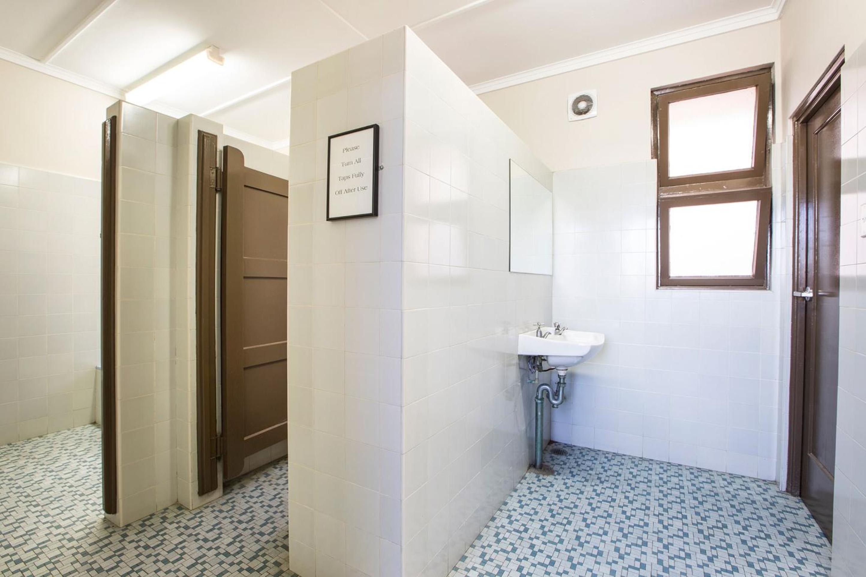 Economy Family Room with Shared Bathroom  photo 2