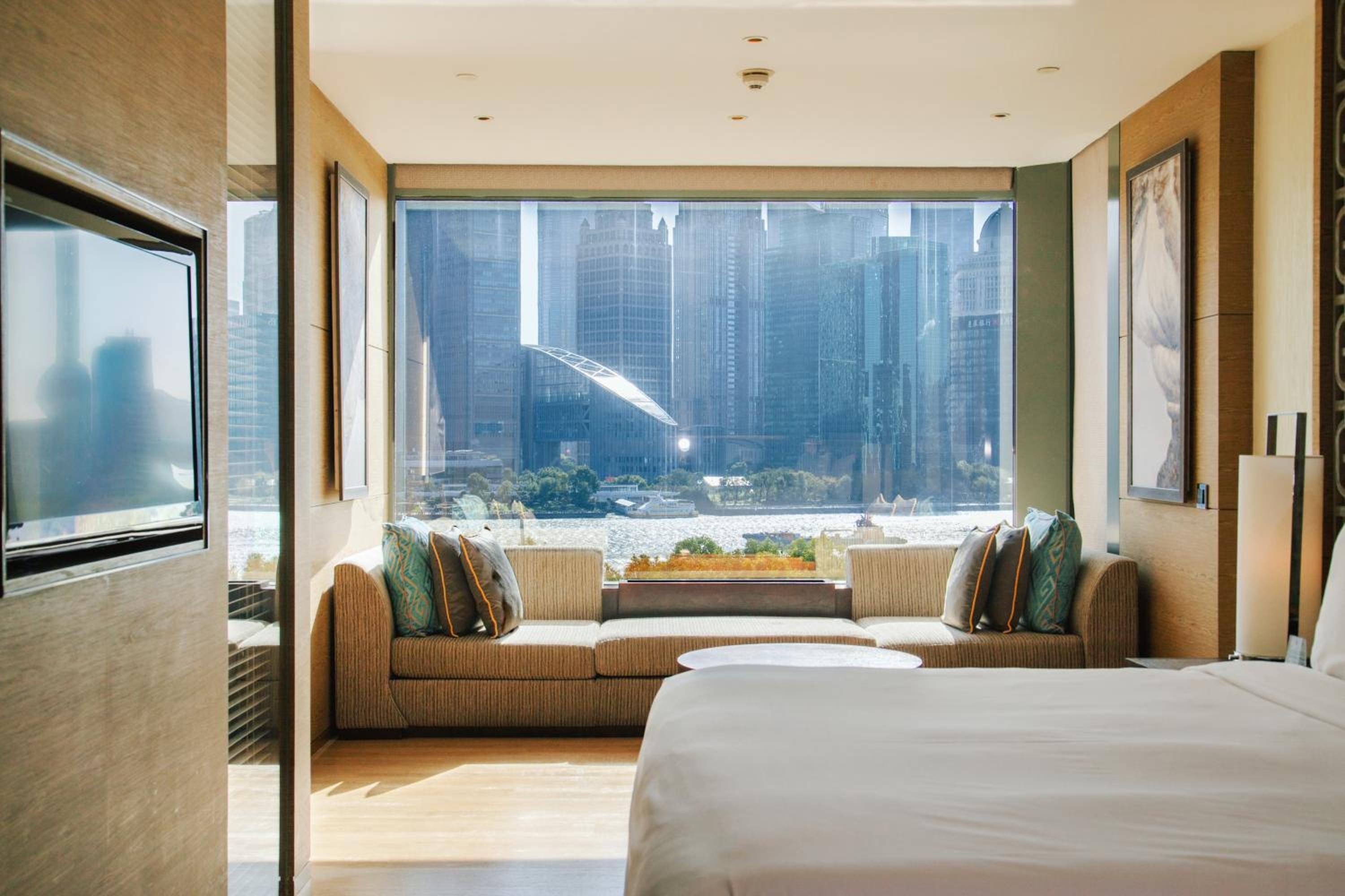 Premier Rive View King