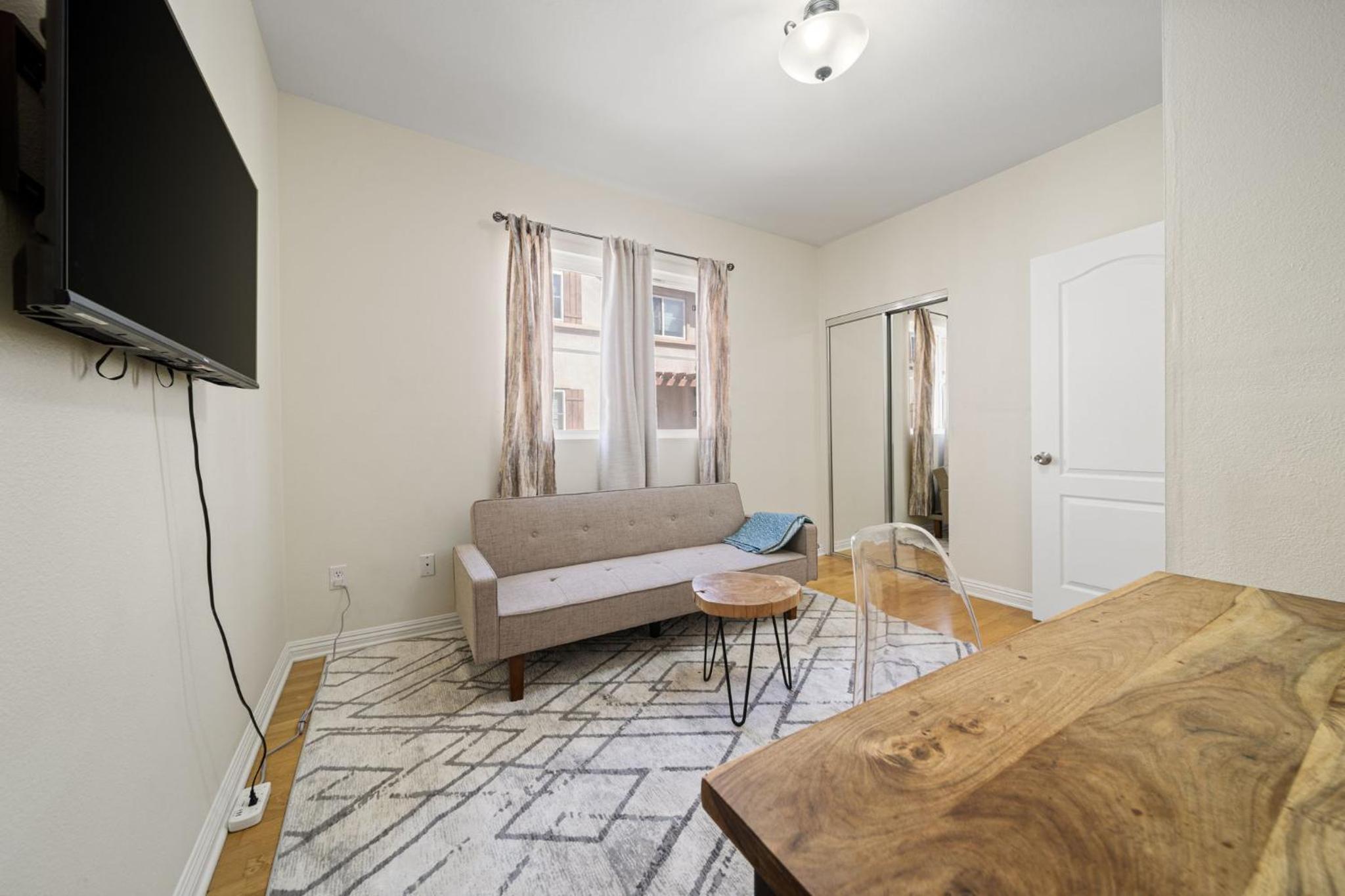 Four-Bedroom House photo 1