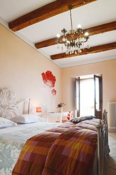 Deluxe Double Room (2 Adults + 1 Child) photo 3
