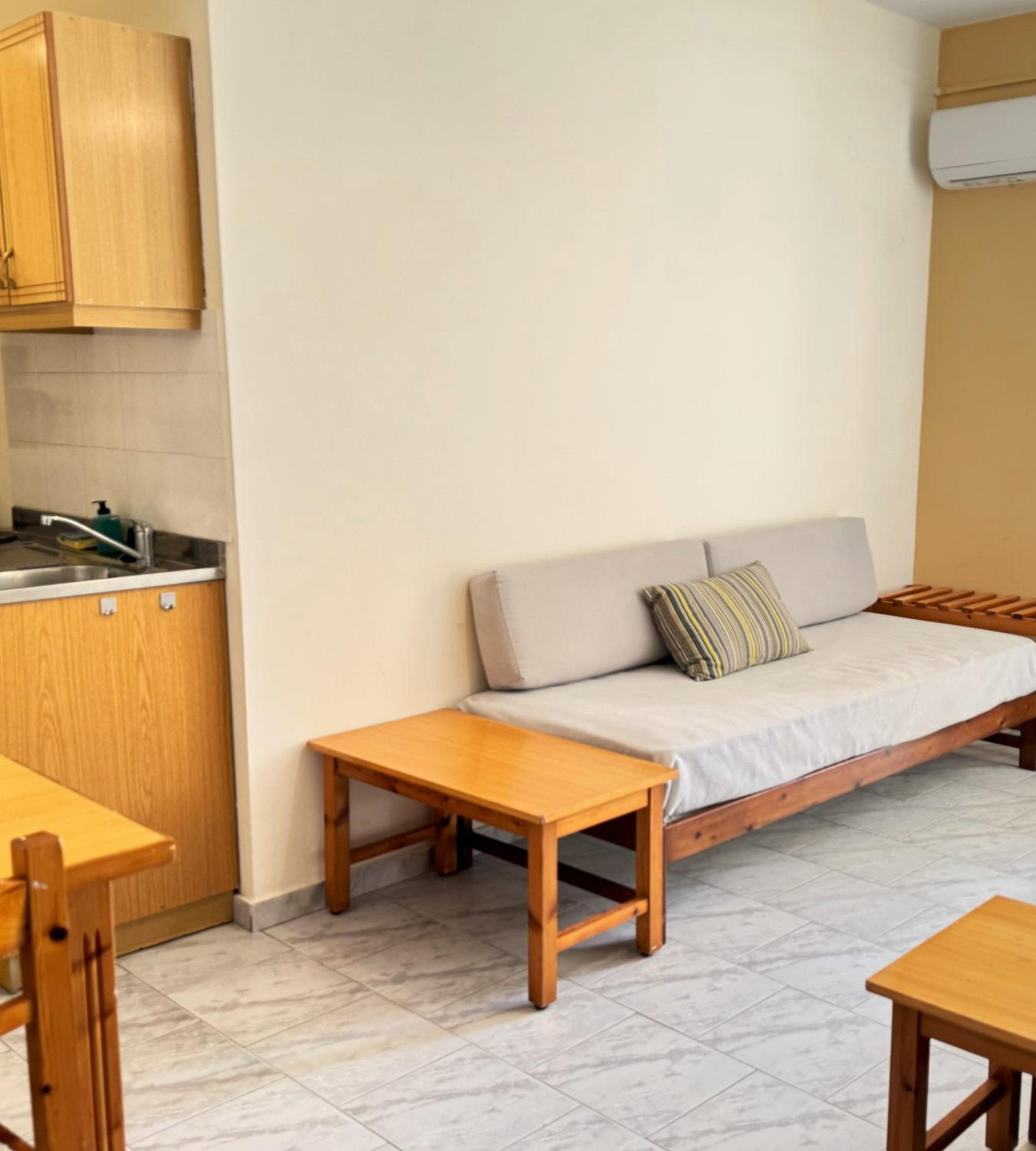 One-Bedroom Apartment with Sea View photo 1