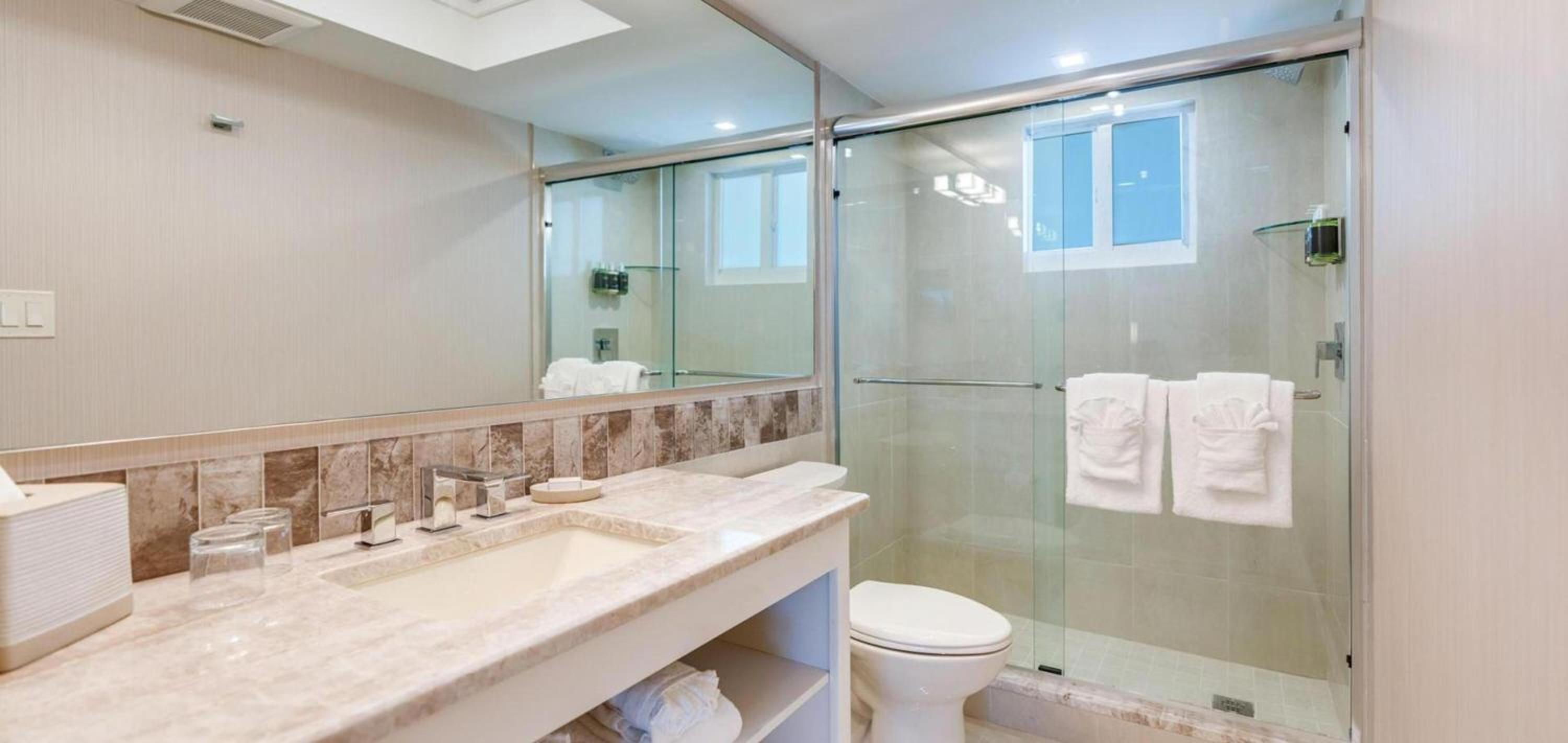 Queen Room With Gulf View - First Floor - Photo 4