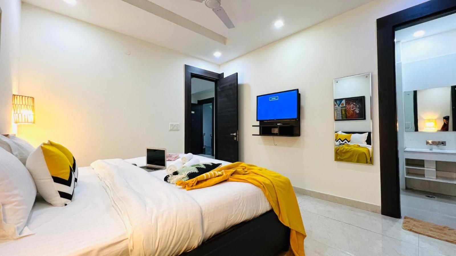 One-Bedroom Apartment with Balcony photo 3
