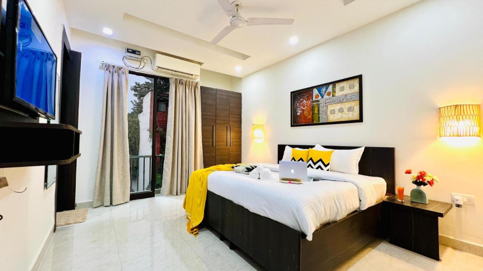 One-Bedroom Apartment with Balcony photo 1