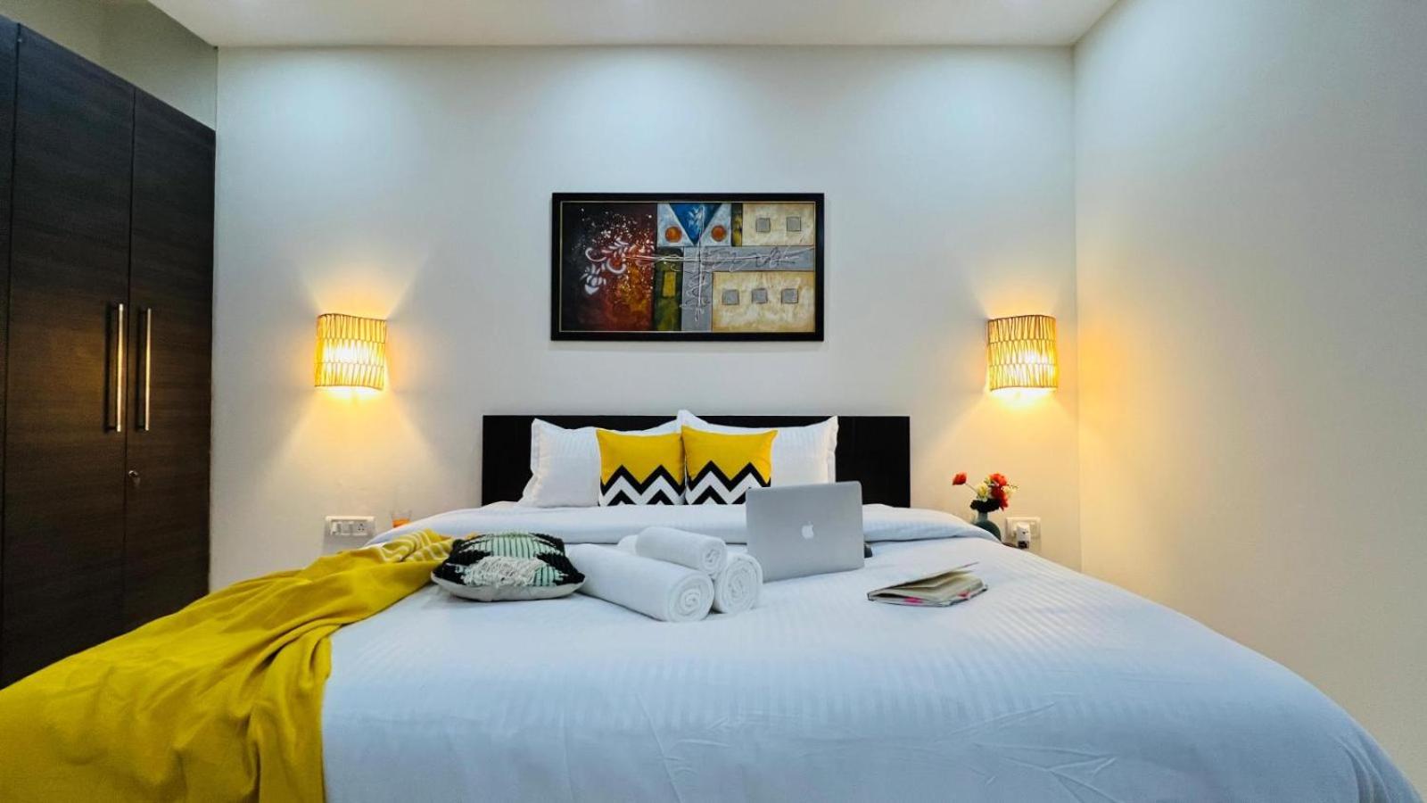 One-Bedroom Apartment with Balcony photo 2