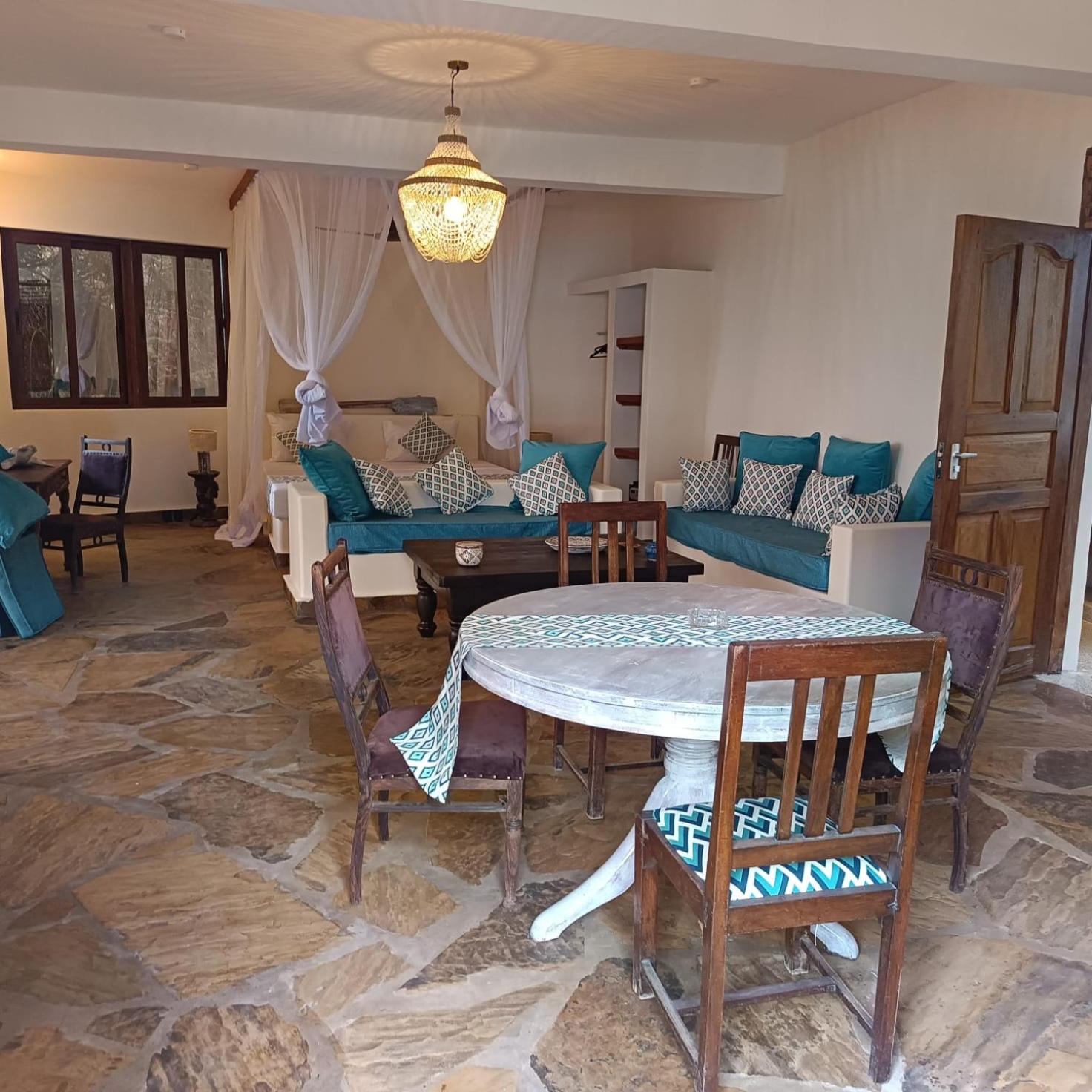 Deluxe Bungalow with Sea View - Photo 1
