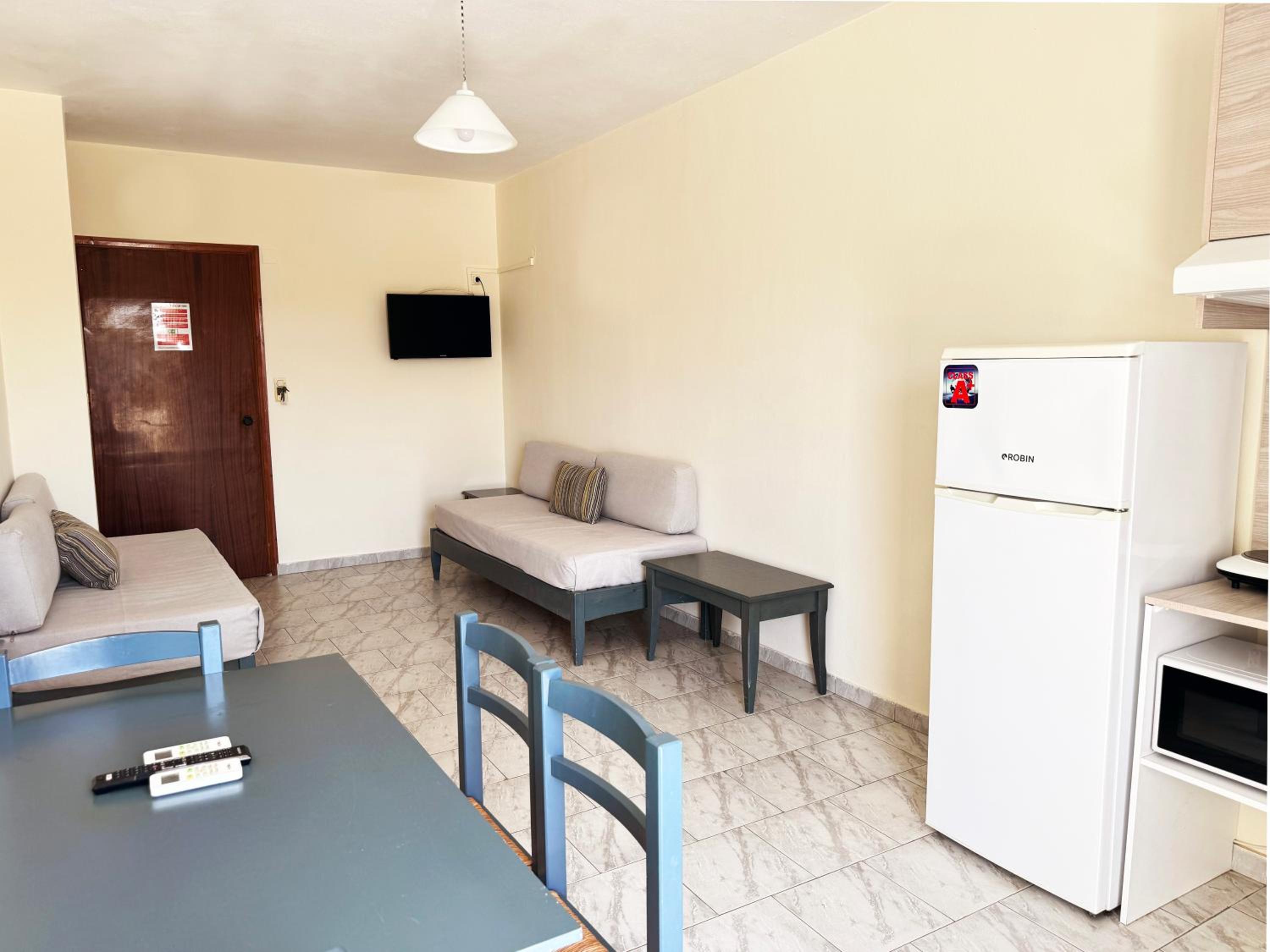 One-Bedroom Apartment with Side Sea View photo 3
