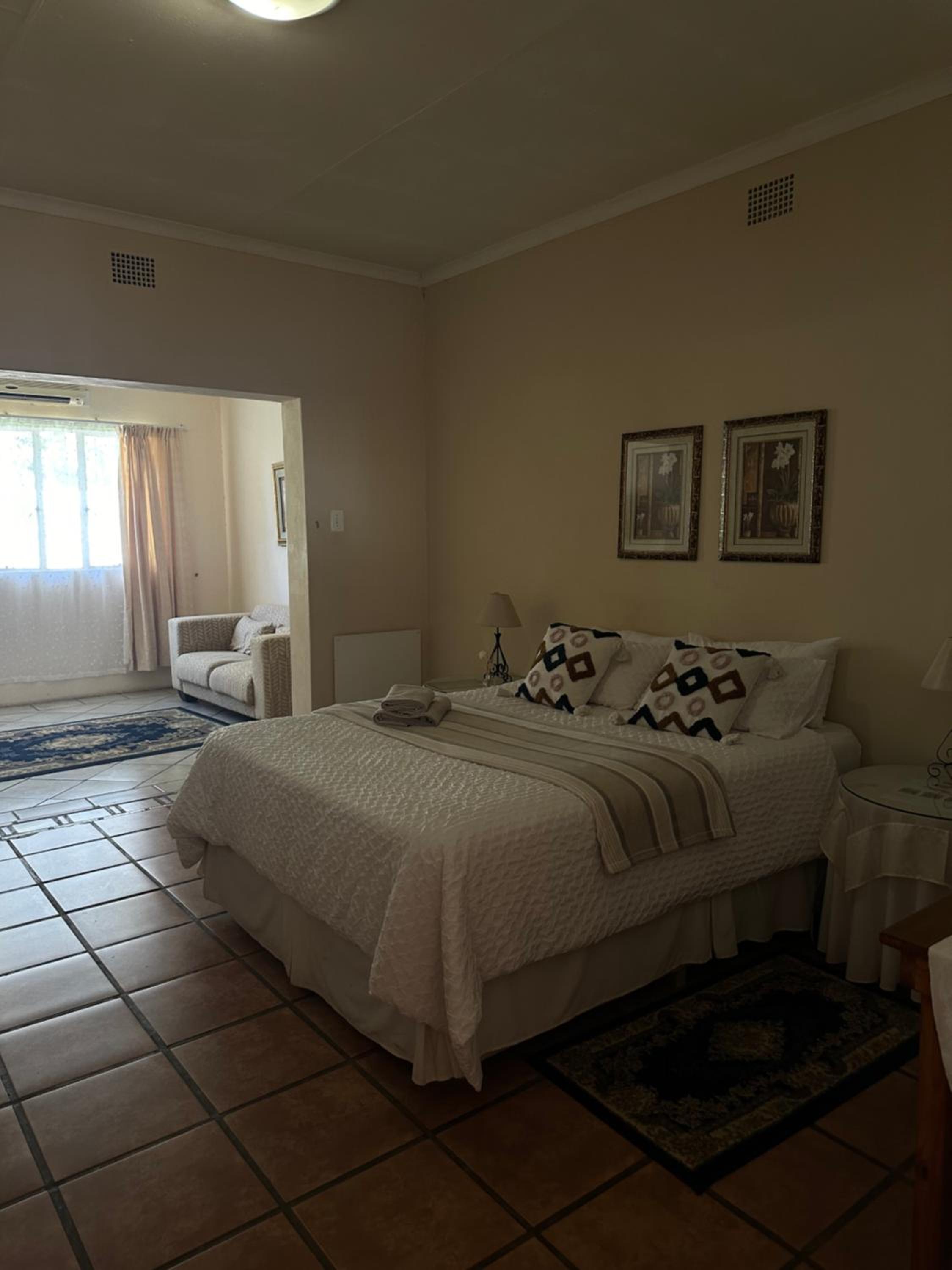 Double Room with Private Bathroom photo 1