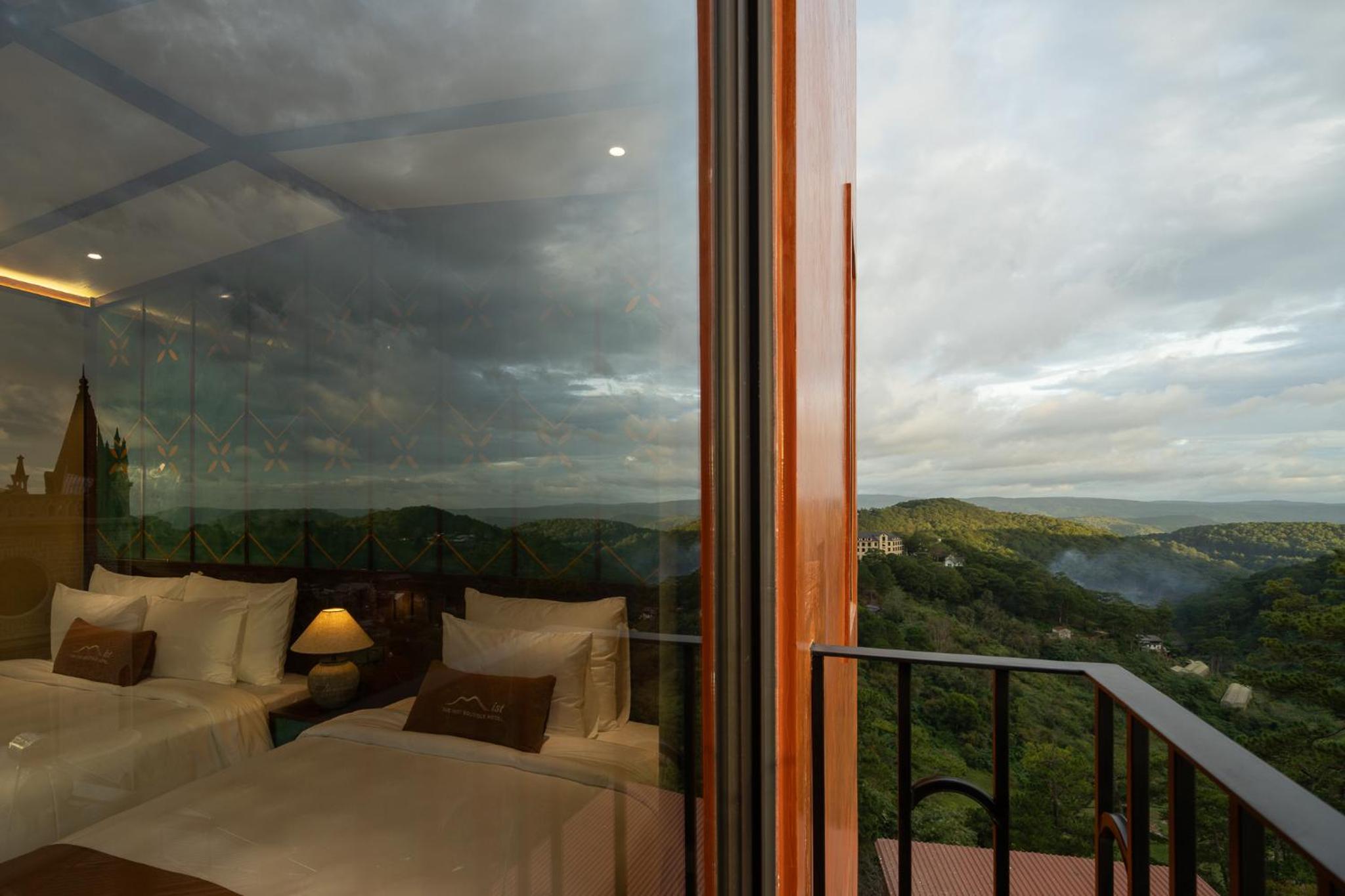 Triple Room with Balcony - Photo 5