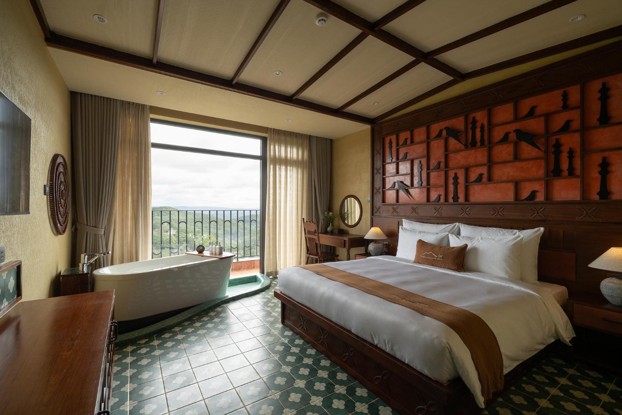 Suite with Mountain View - Photo 1