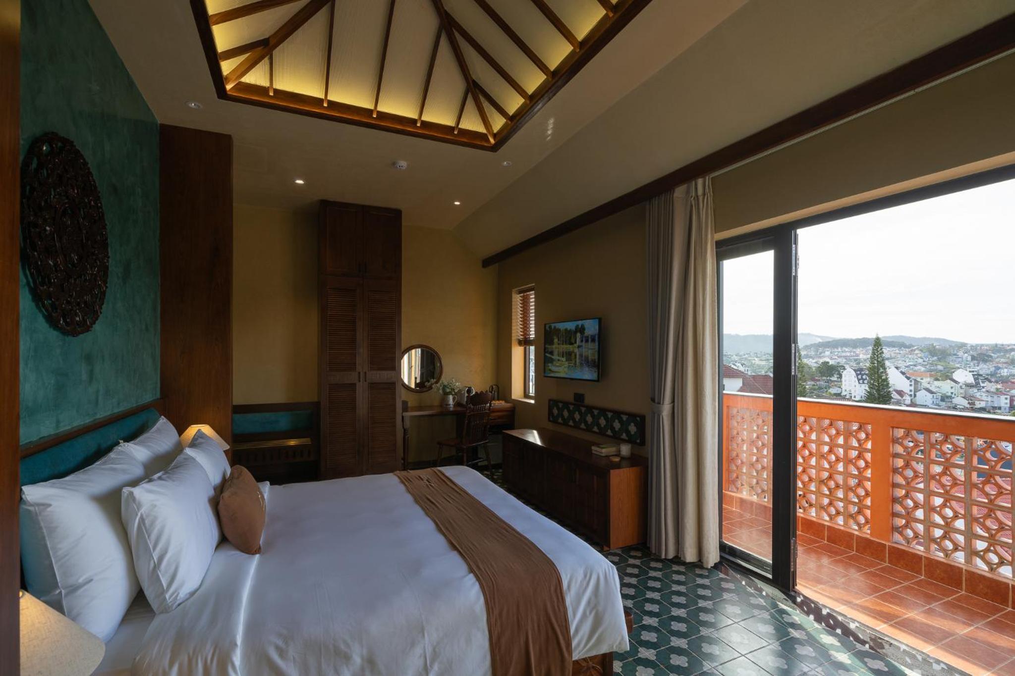 Suite with City View - Photo 1