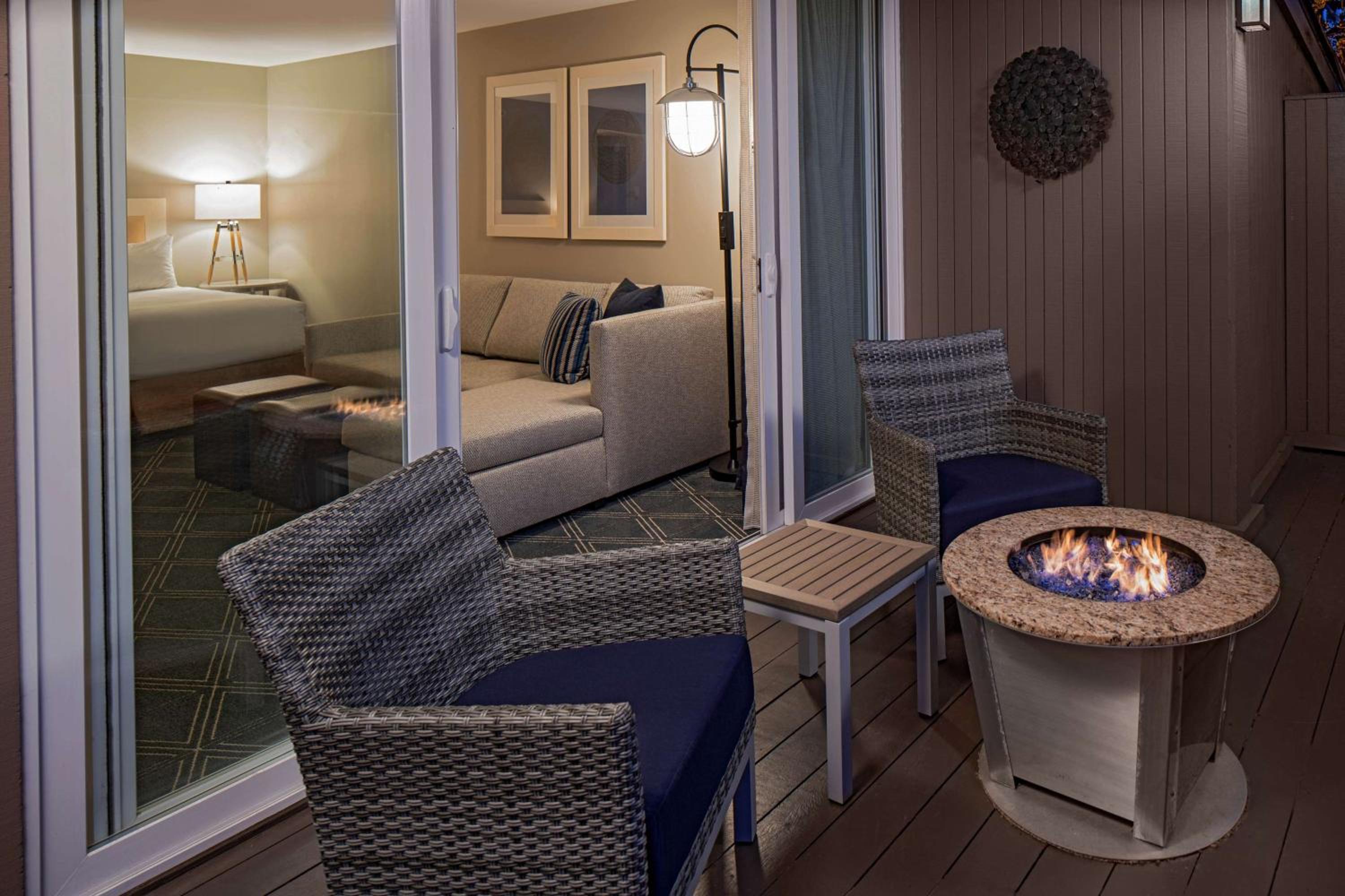 King Room with Patio - Photo 7
