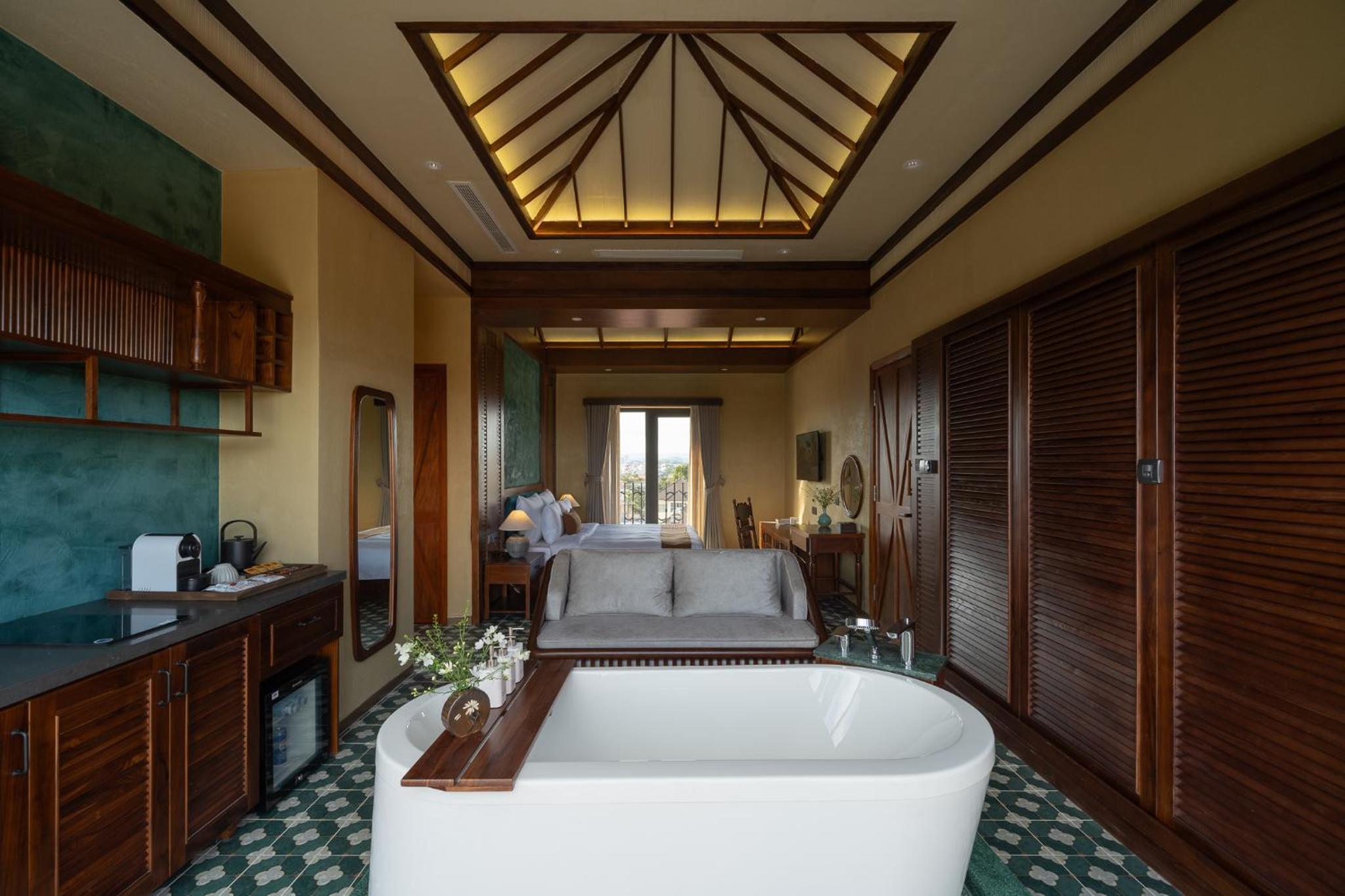 Suite - Photo 3