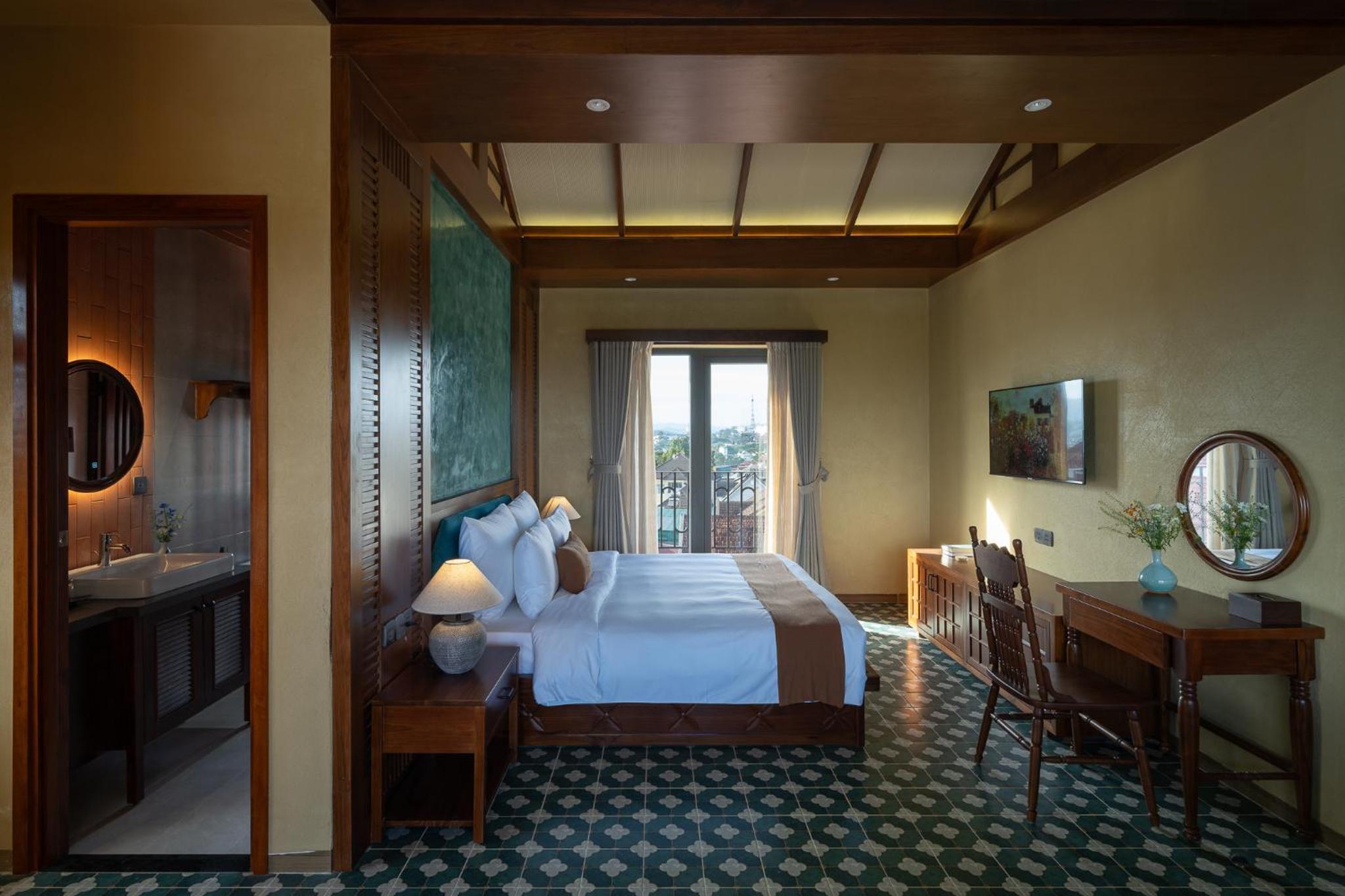 Suite - Photo 5