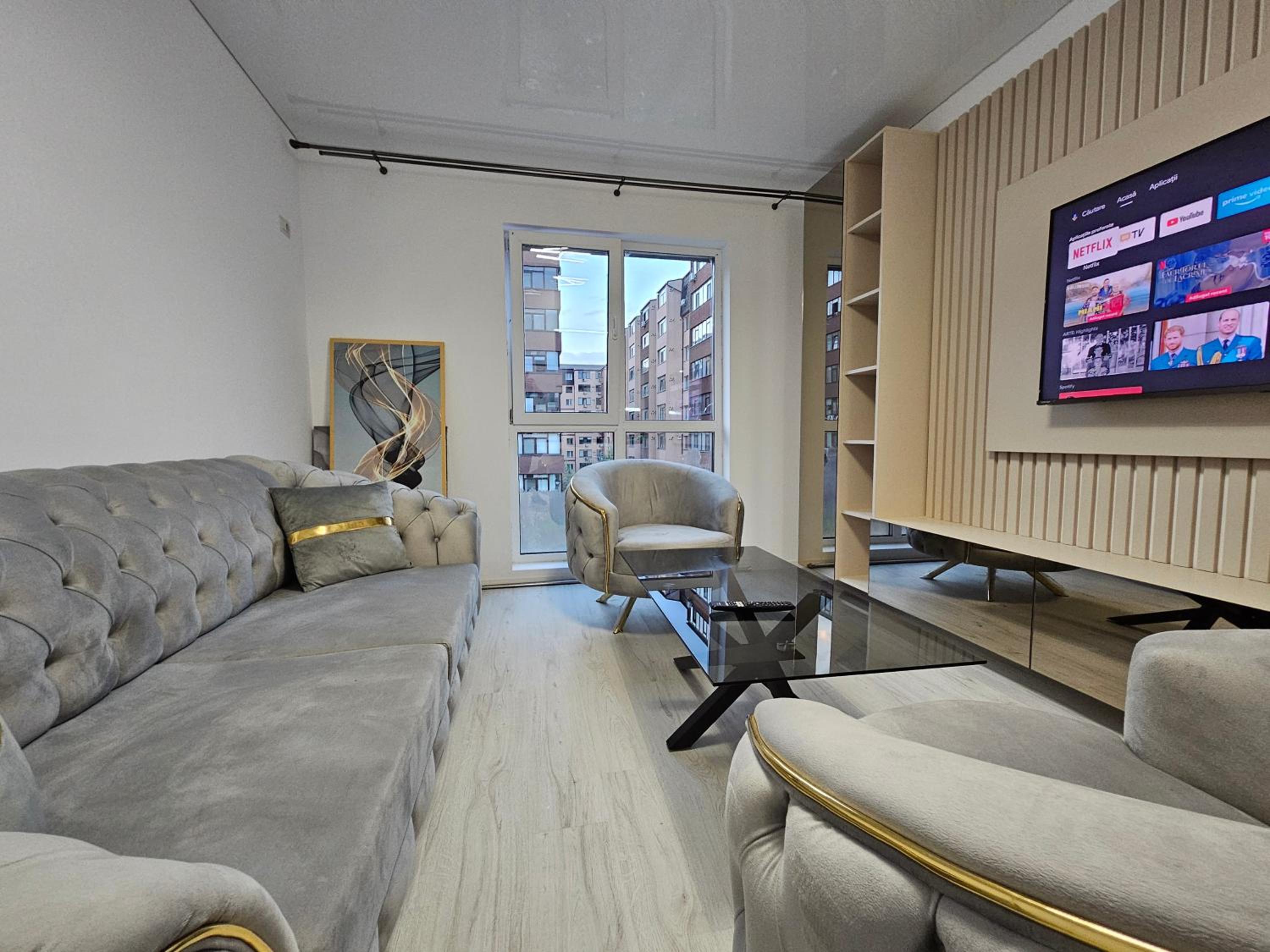 One-Bedroom Apartment photo 2