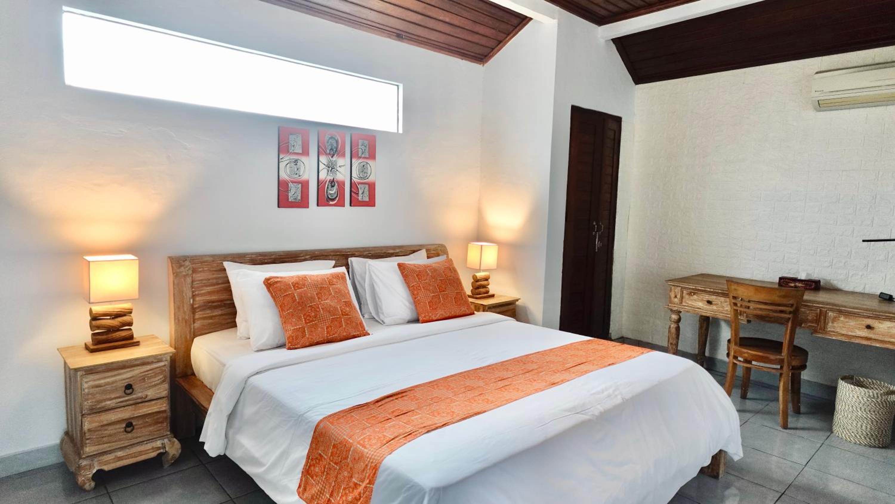 Three-Bedroom Villa - Photo 3