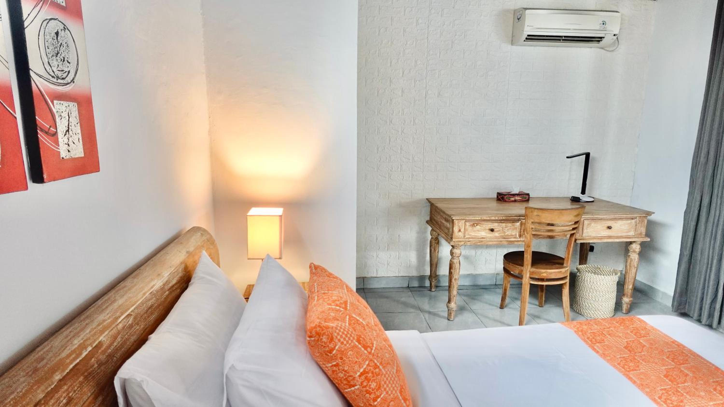 Three-Bedroom Villa - Photo 2