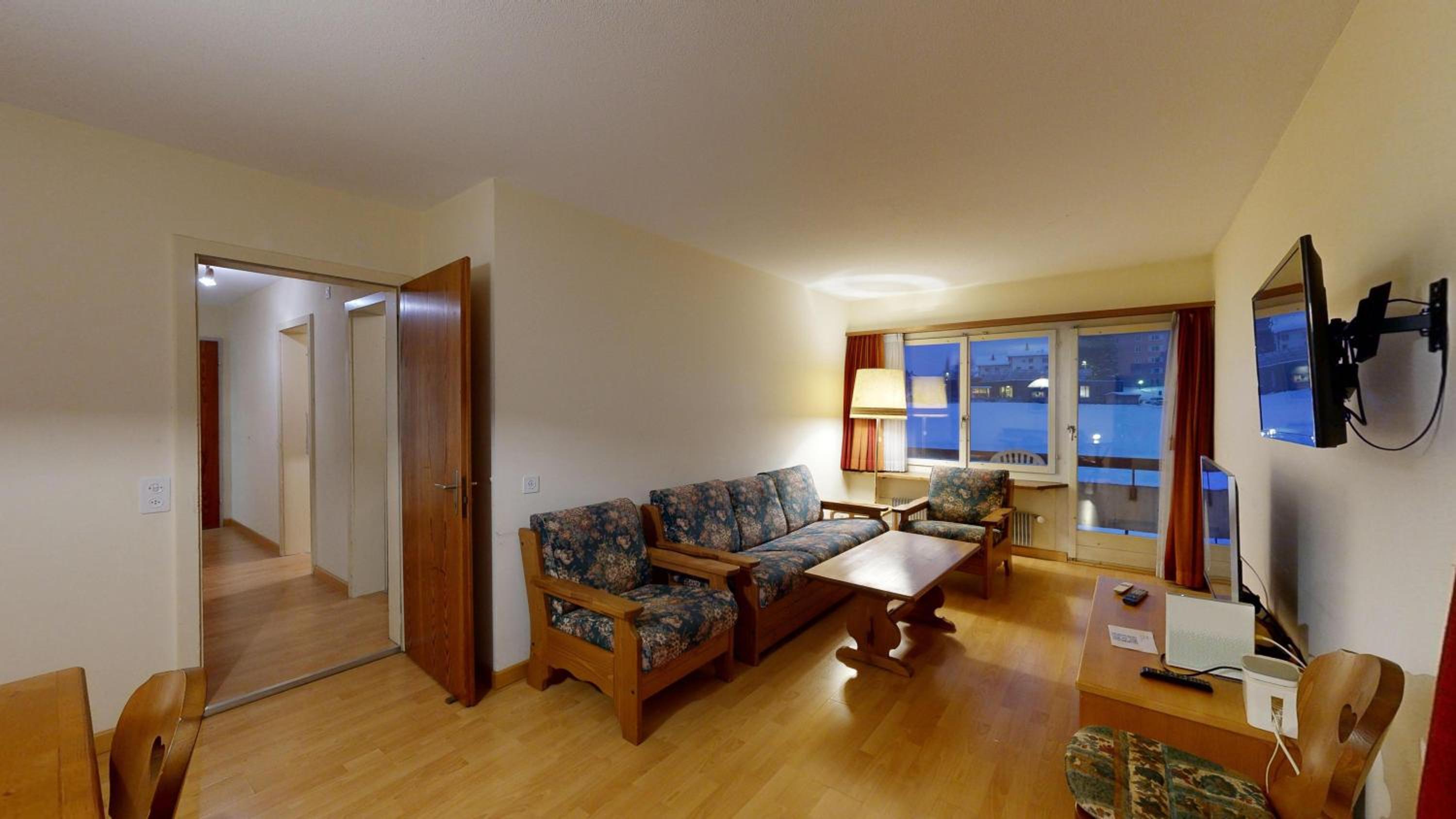 Apartment with Balcony photo 1