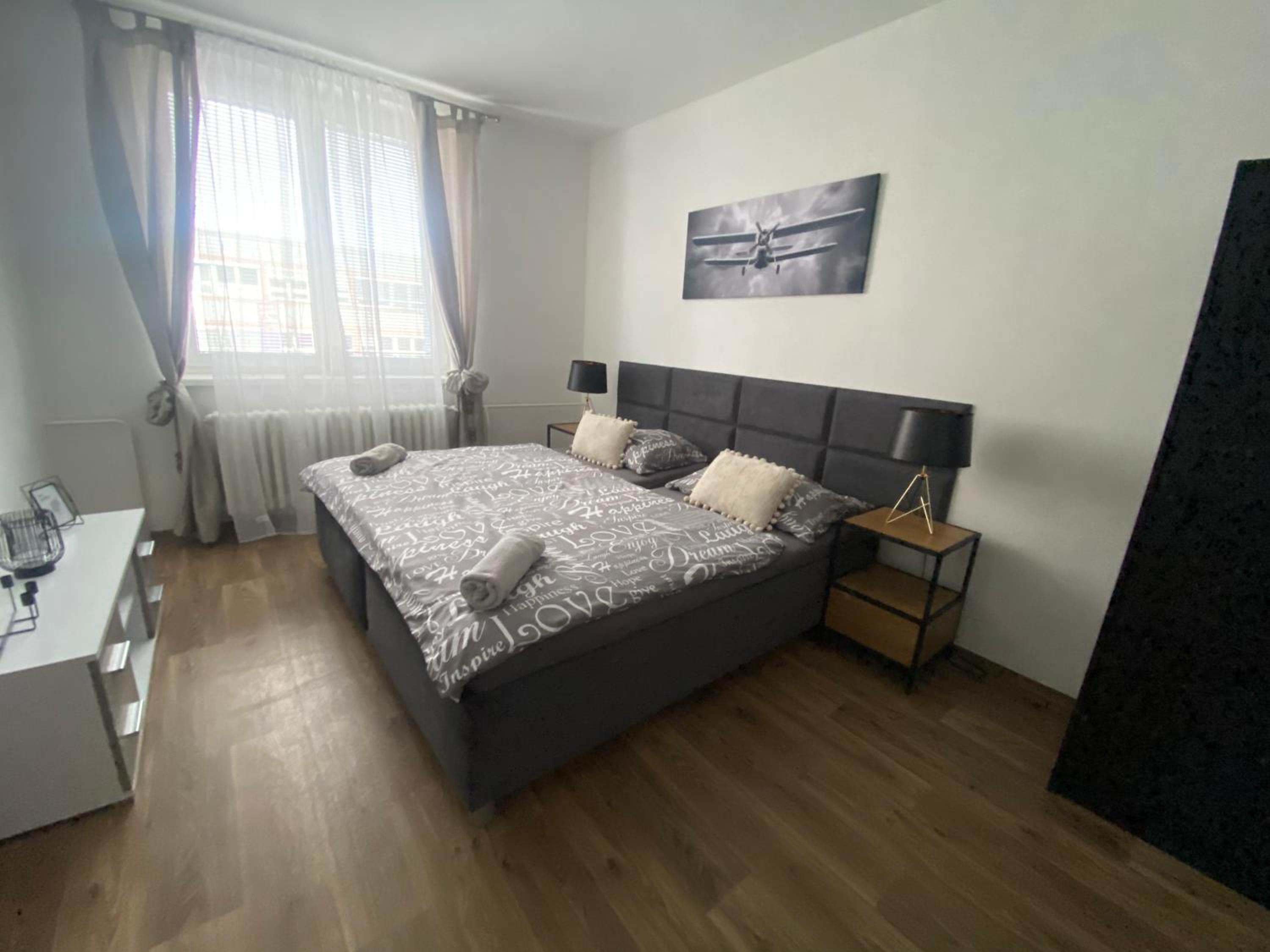 One-Bedroom Apartment photo 2