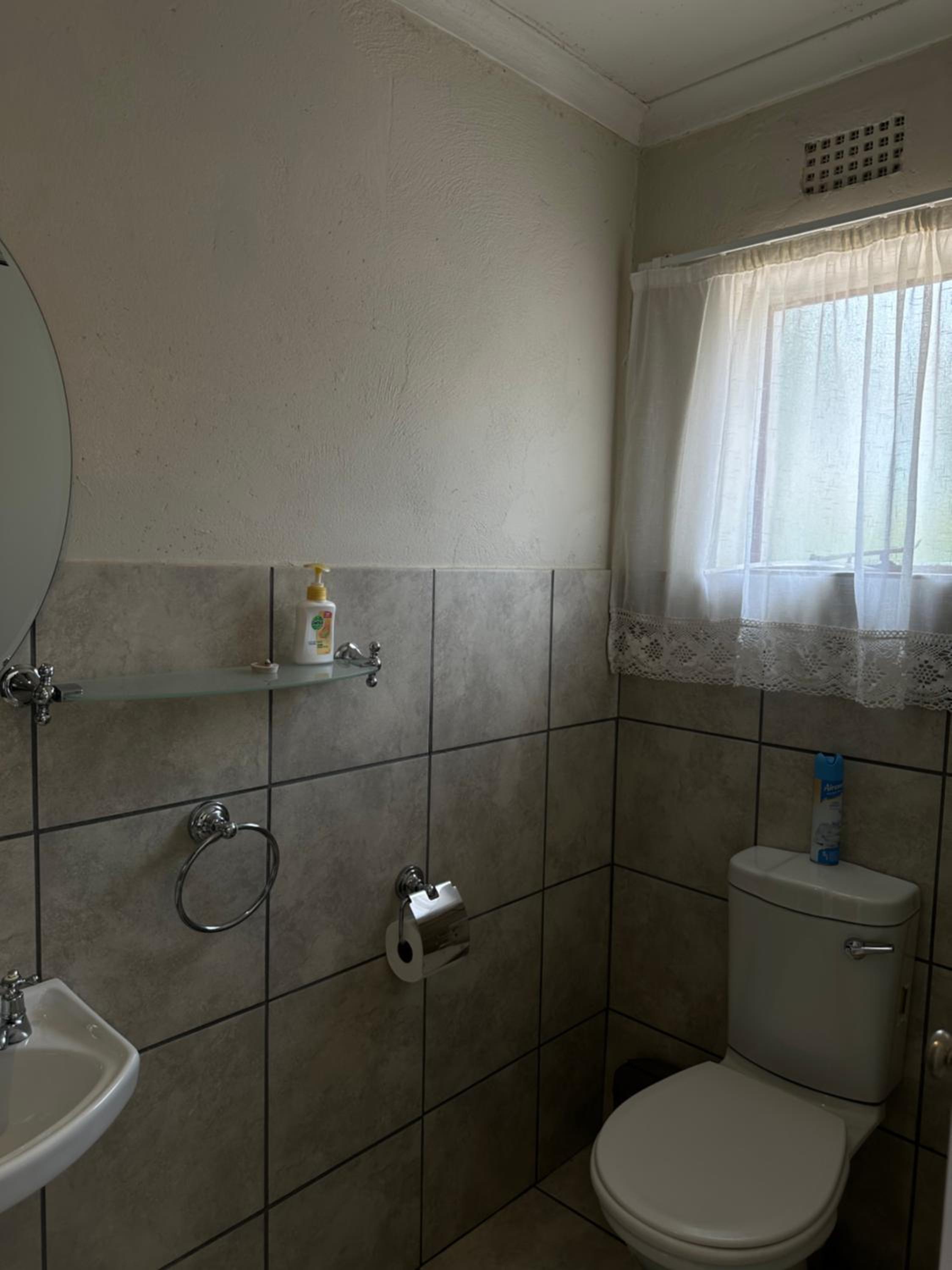 Double Room with Private Bathroom photo 2