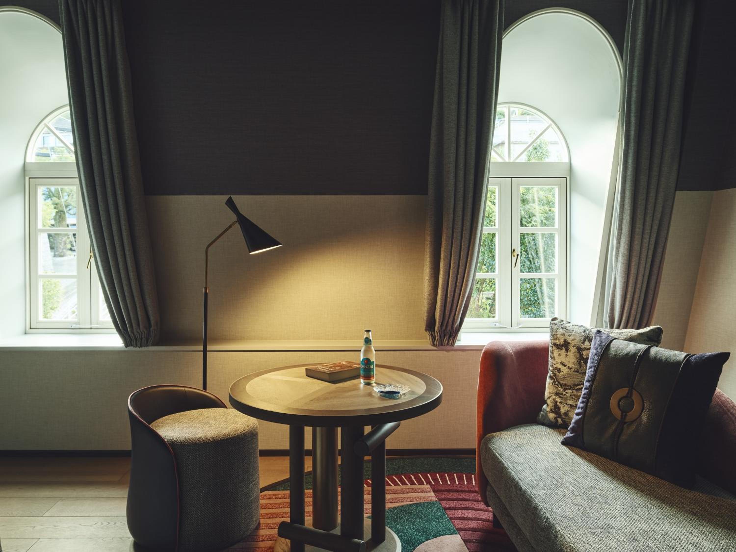 Premium King Room - Accessible/Main Building - Photo 1