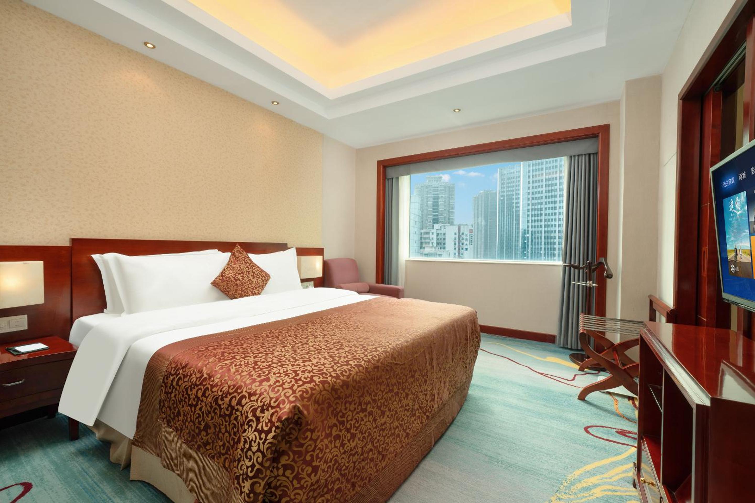 Deluxe Suite - Photo 1