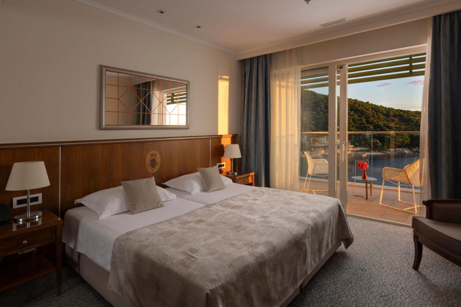 Deluxe Suite with Terrace and Sea View - Photo 1