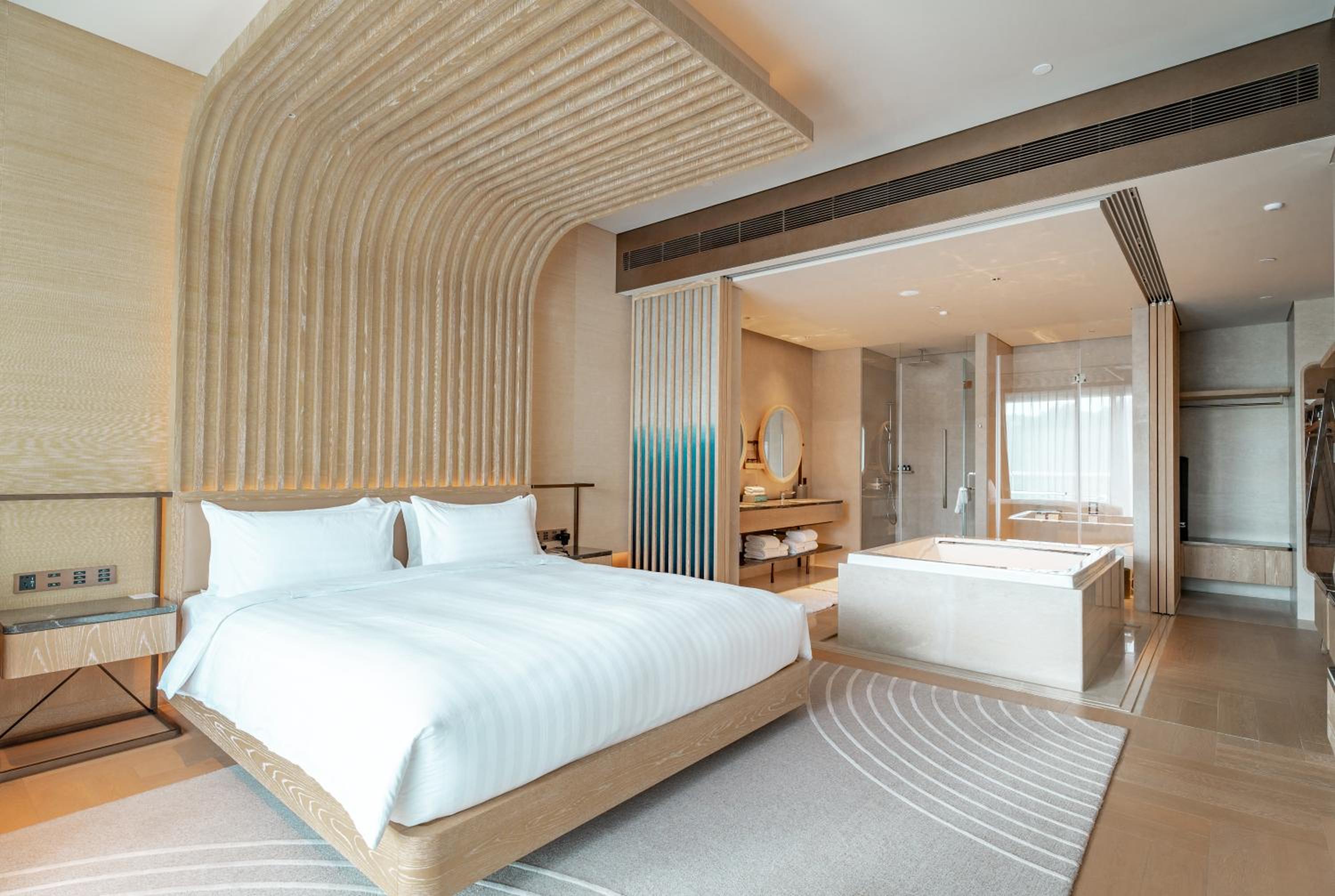 Suite with Lake View photo 2