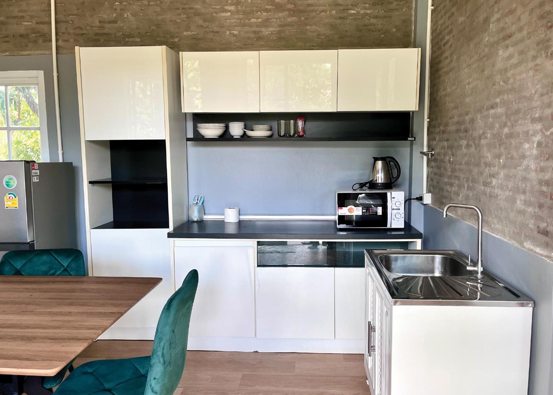 Two-Bedroom House - Photo 10