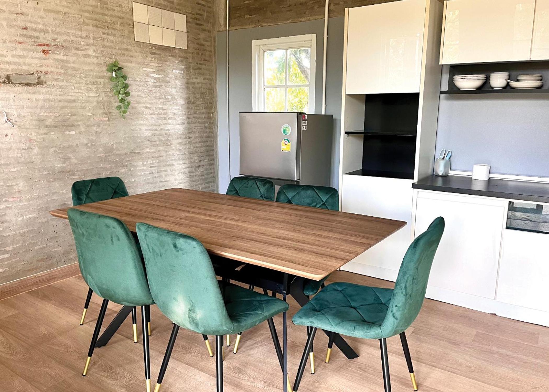 Two-Bedroom House - Photo 9