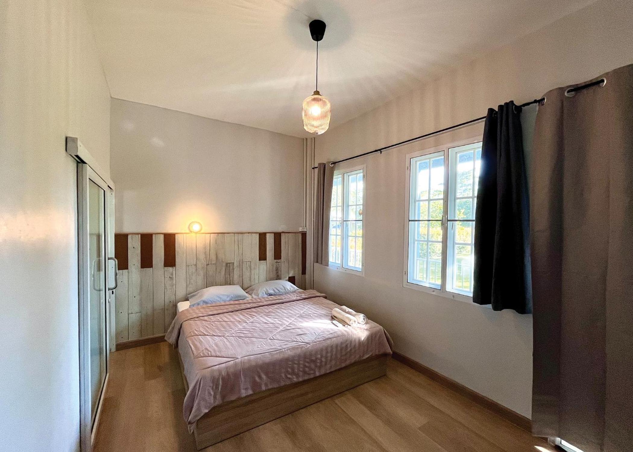Two-Bedroom House - Photo 1