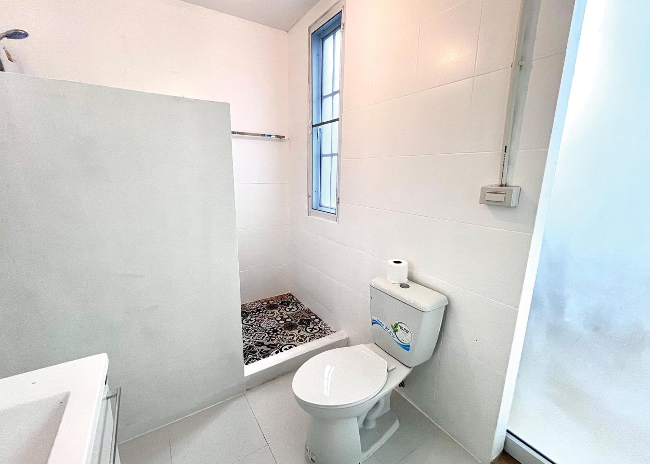 Two-Bedroom House - Photo 20