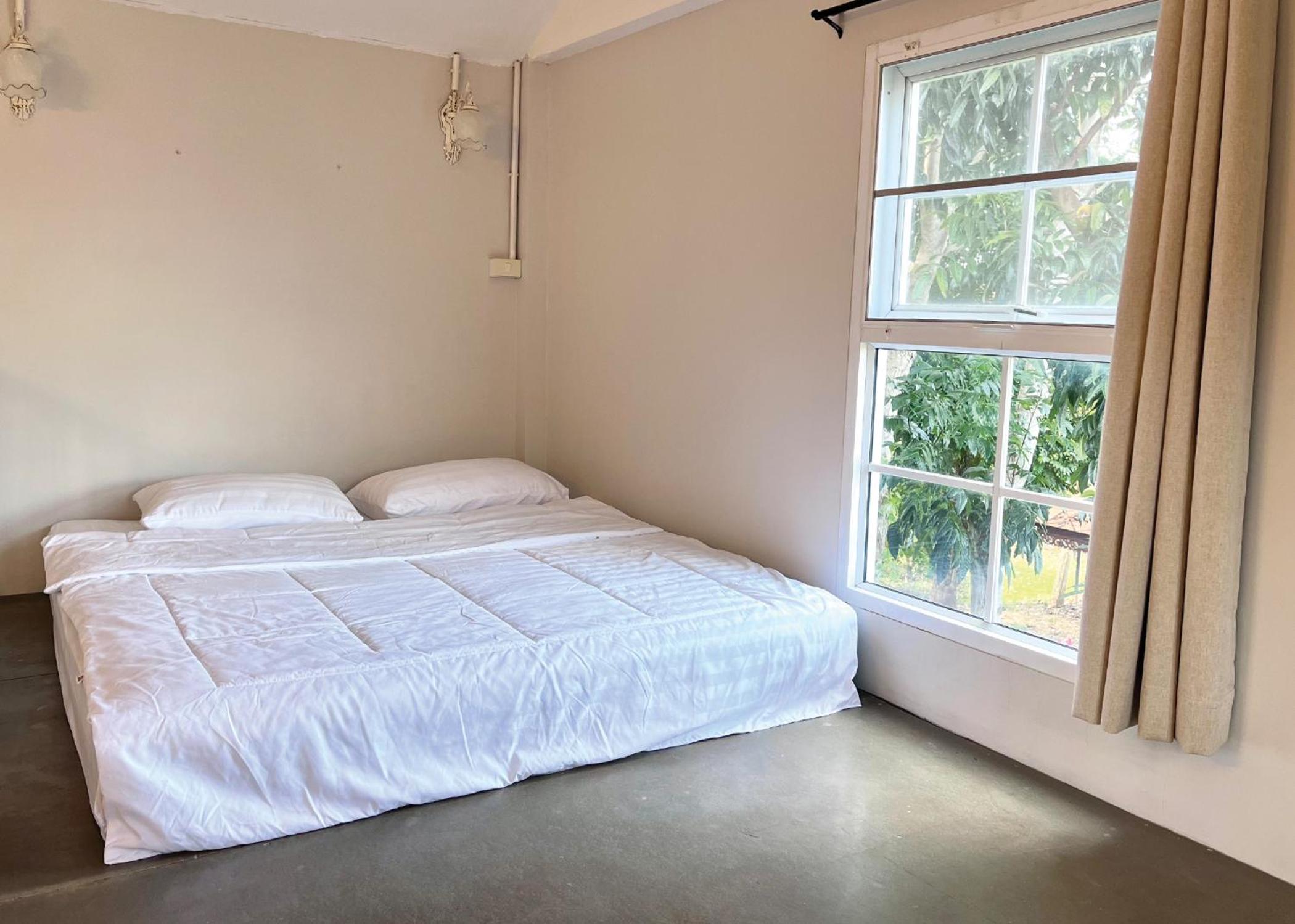 Two-Bedroom House - Photo 4