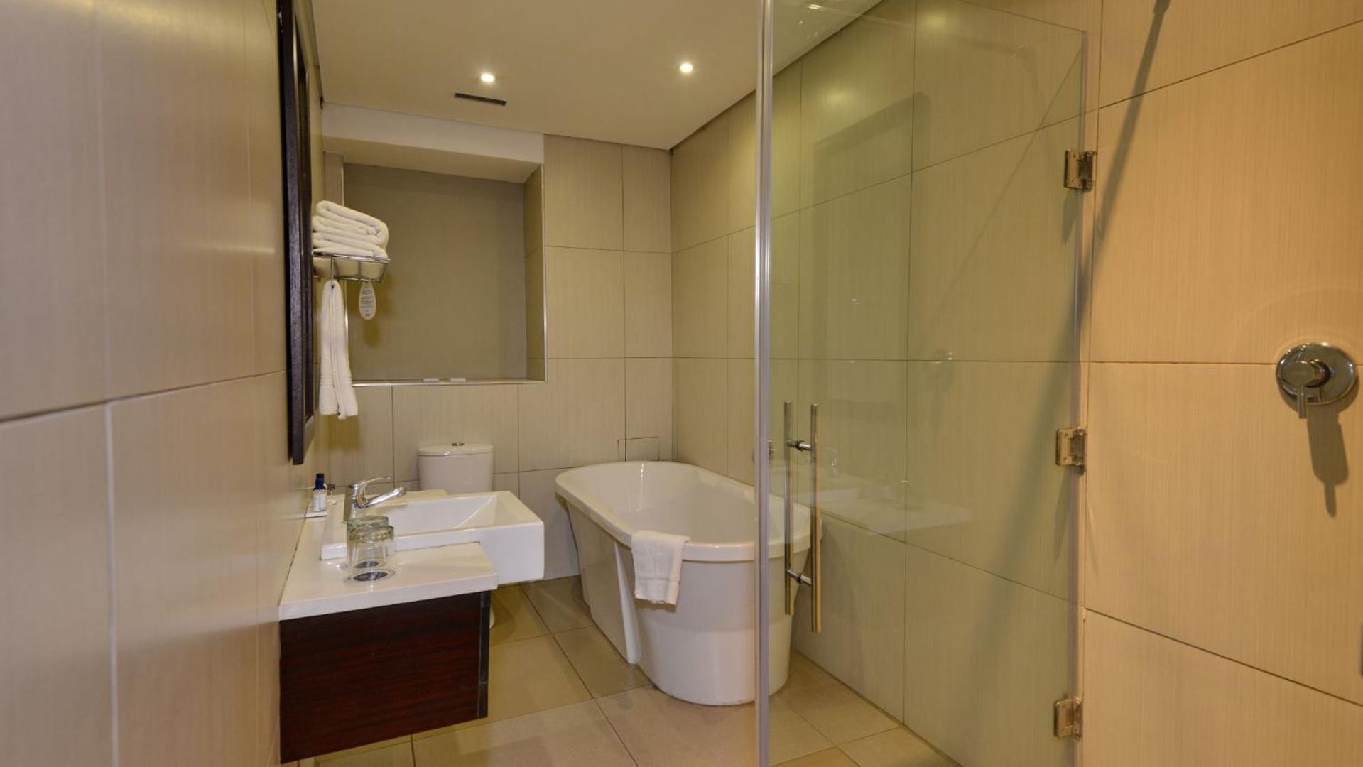 Deluxe Room - Photo 5