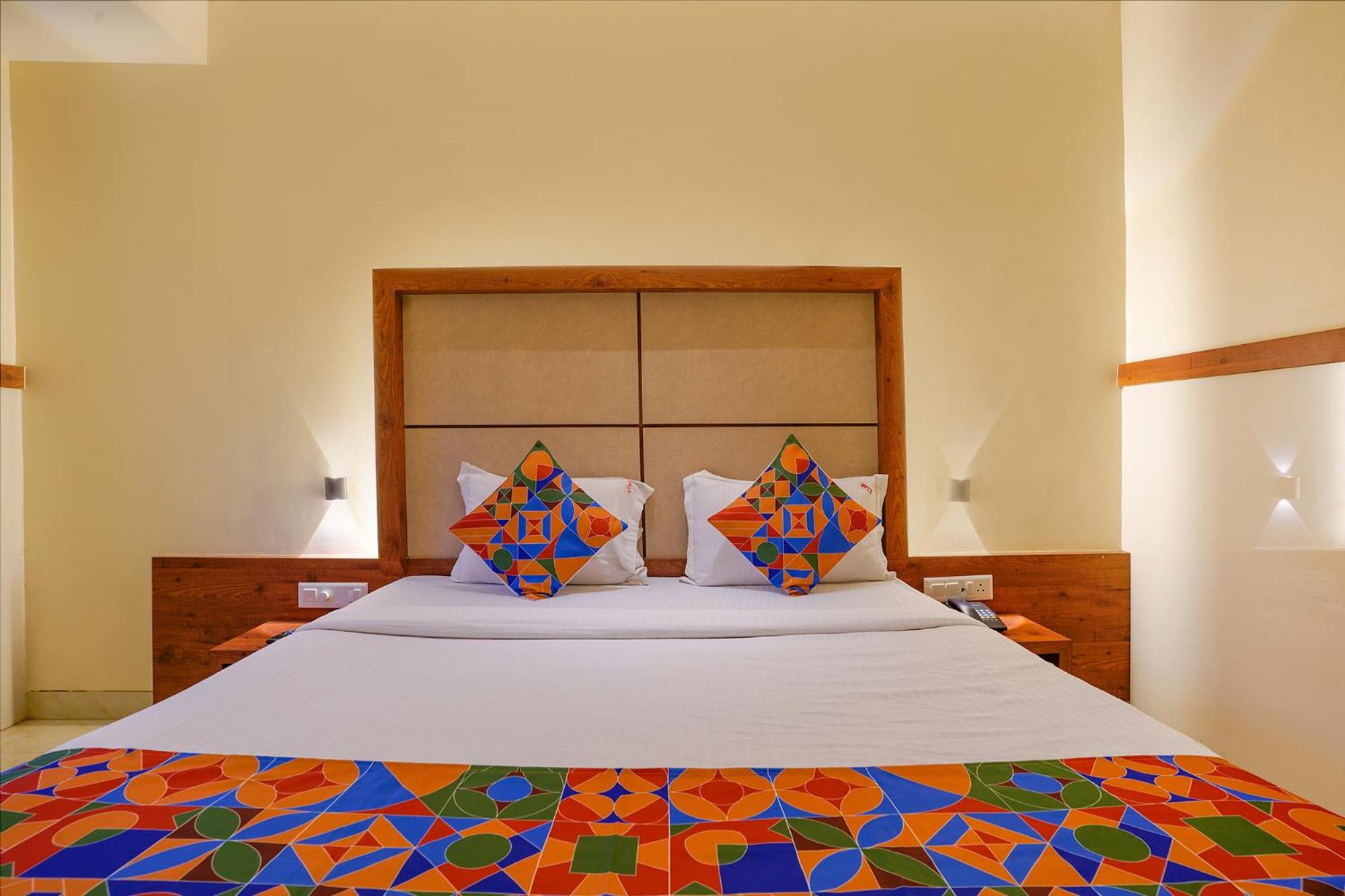 Deluxe Room - Photo 2