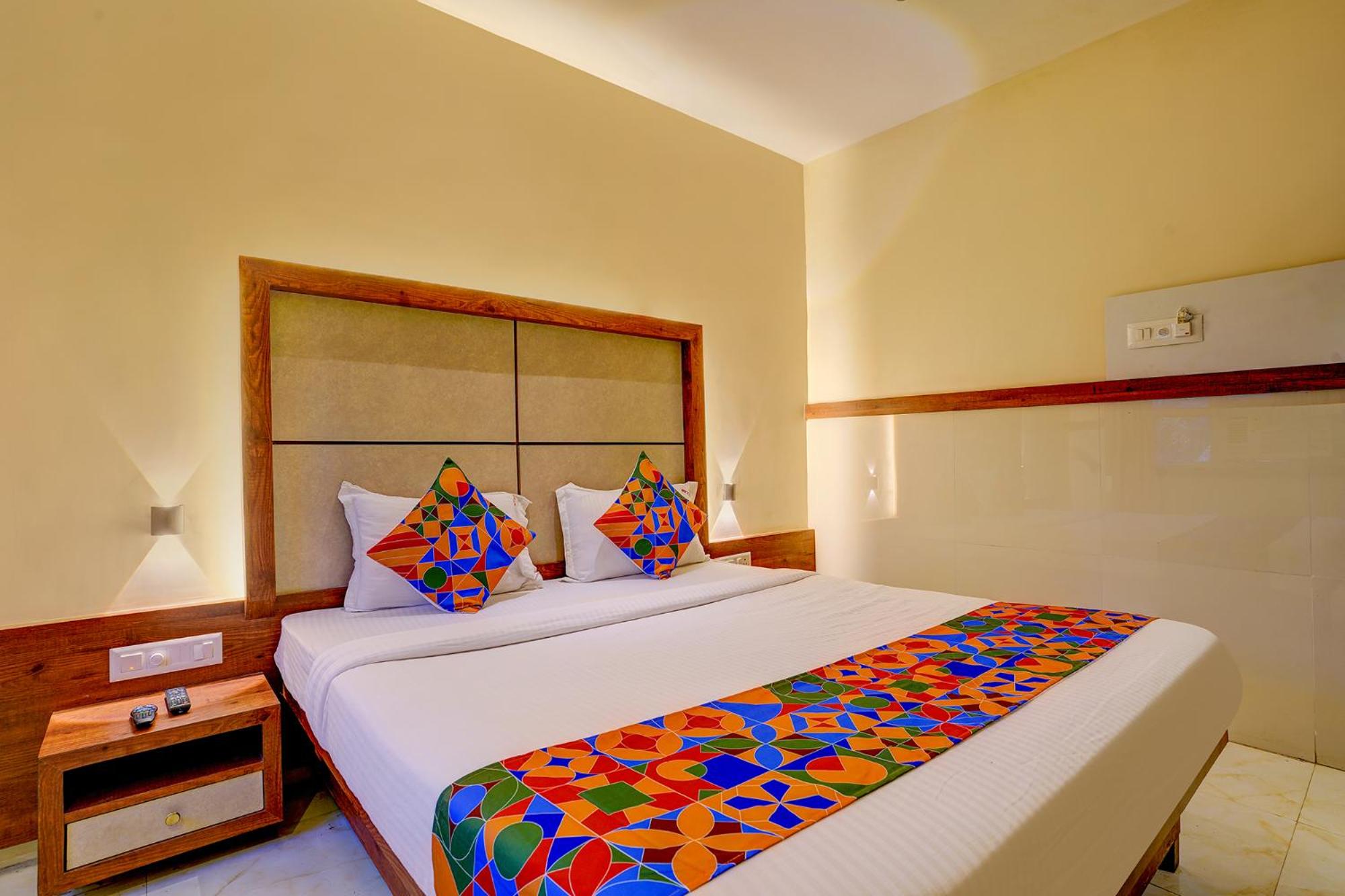 Deluxe Room - Photo 1