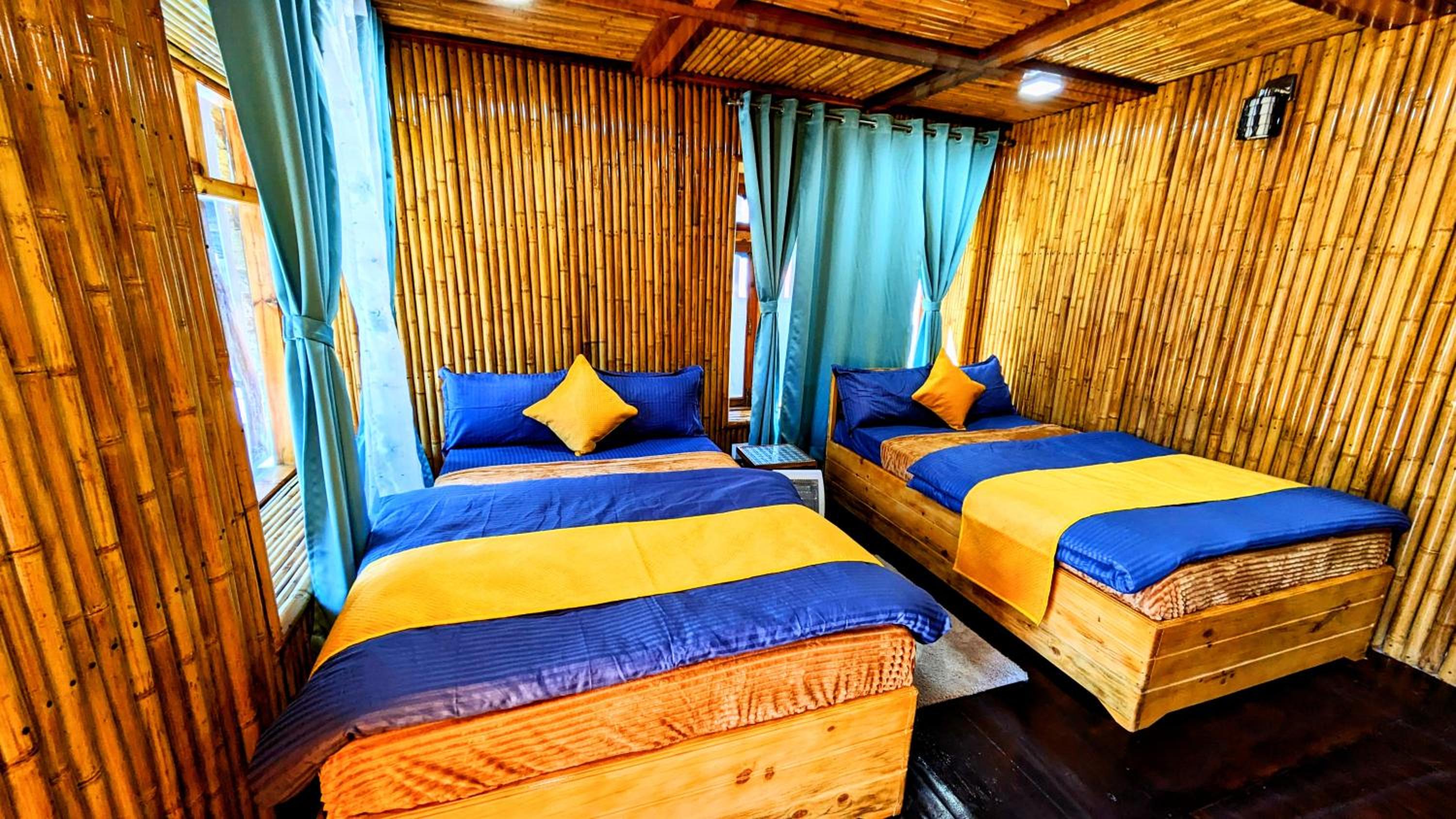Twin Room With Private Bathroom photo 2
