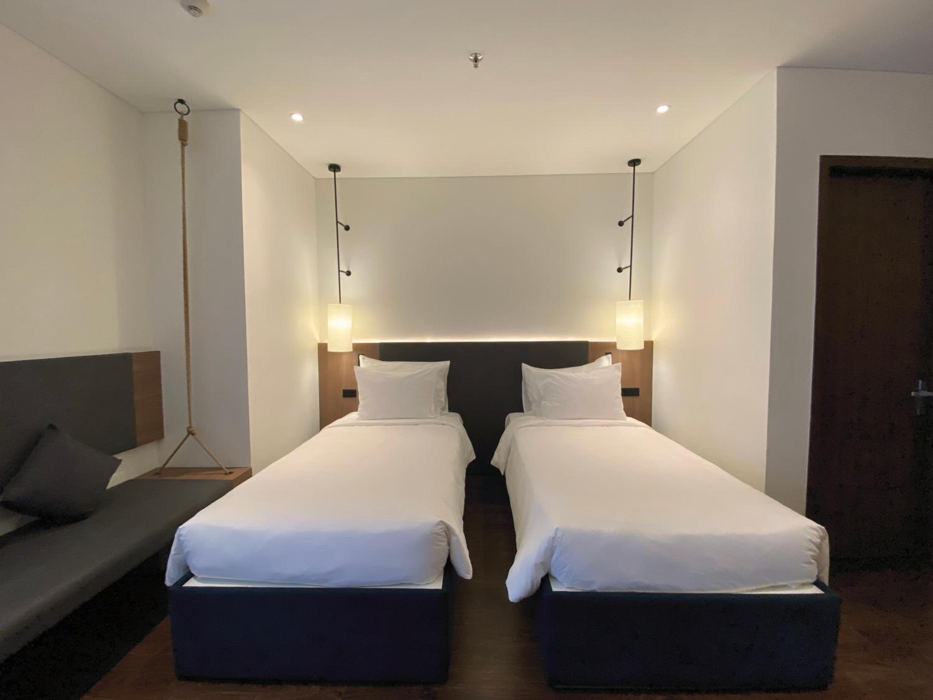 Deluxe Room - Photo 5