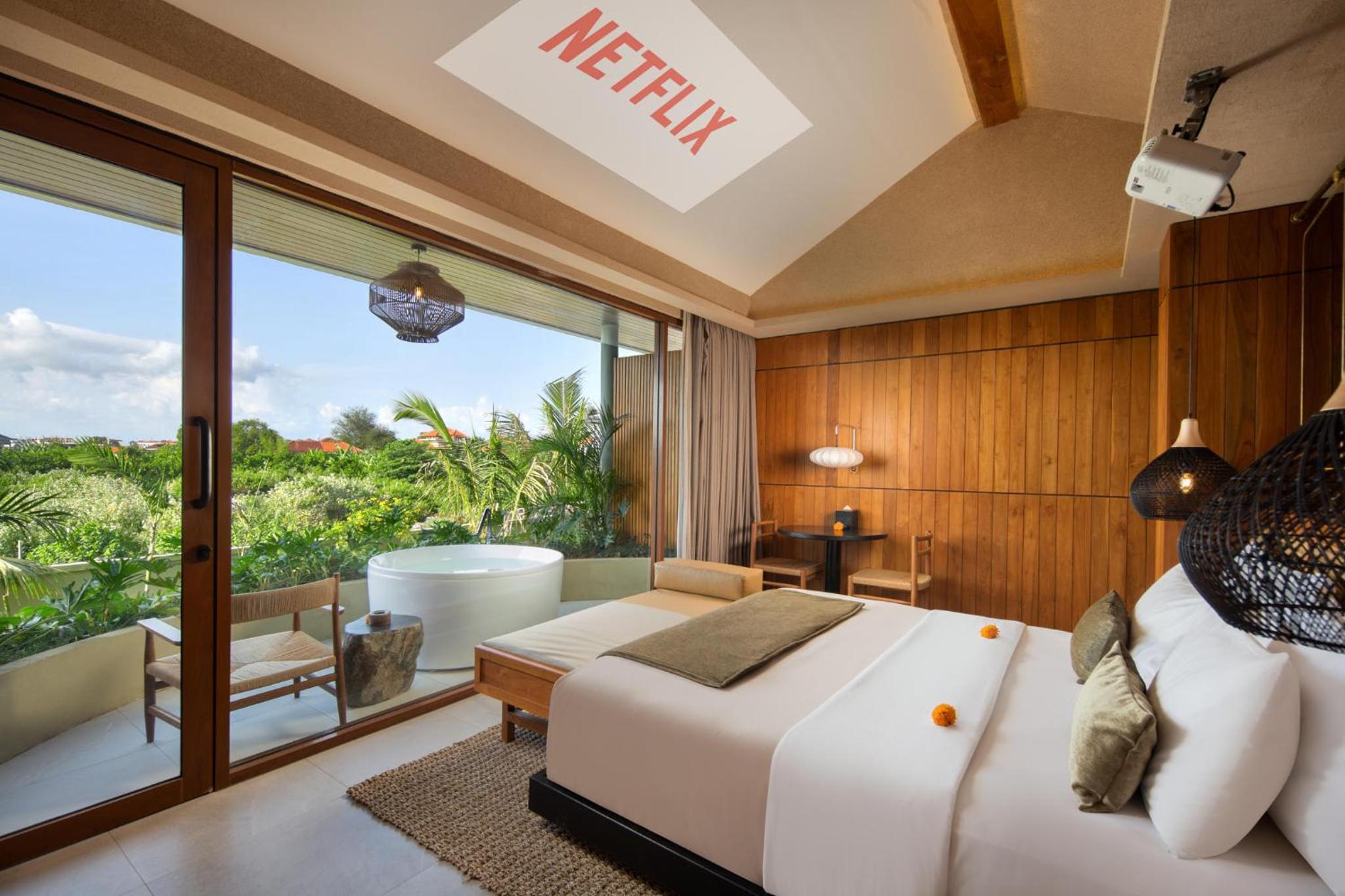 Grand Smart Suite Double with Bathtub